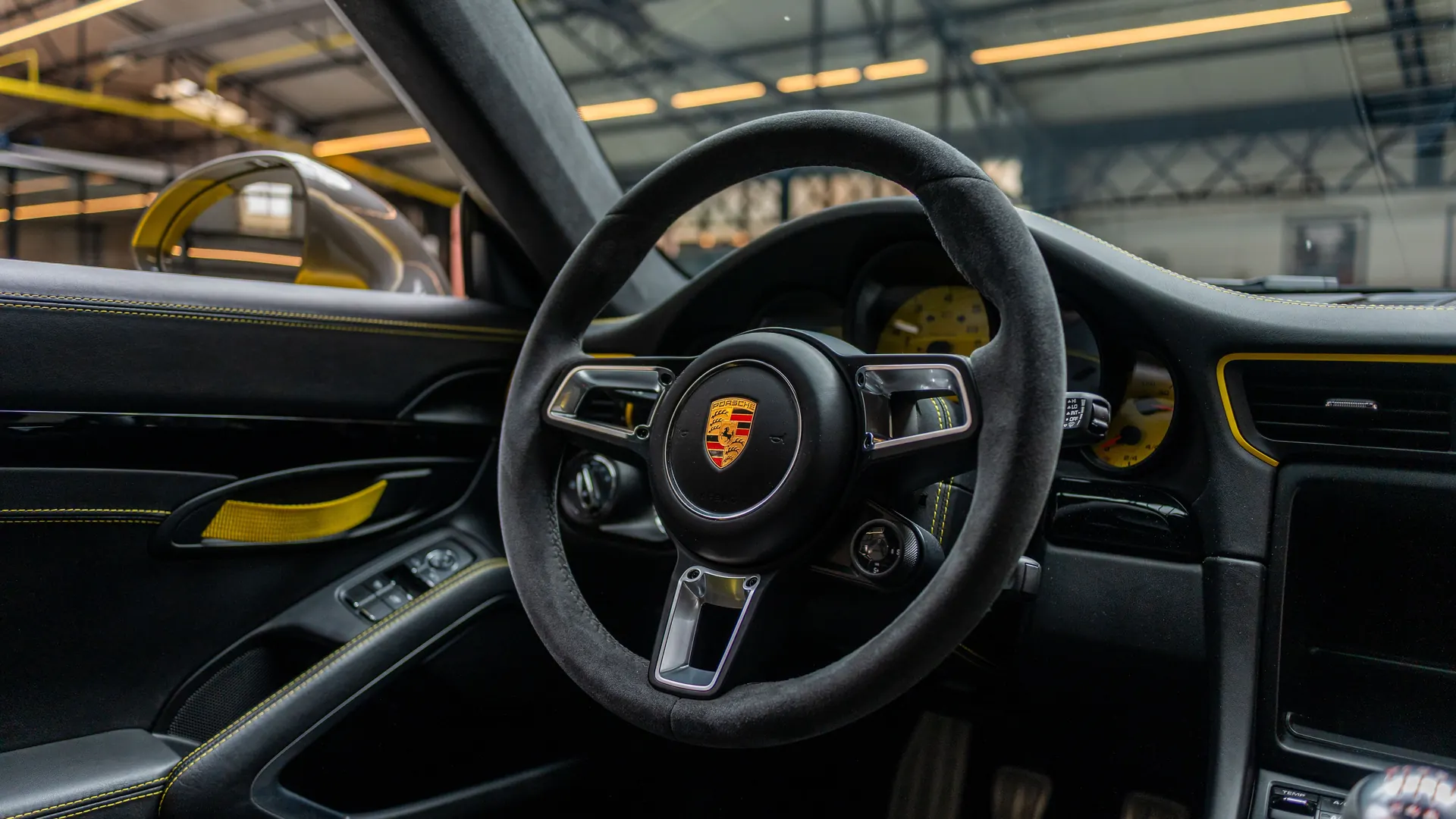 Porsche 911 — photo 16