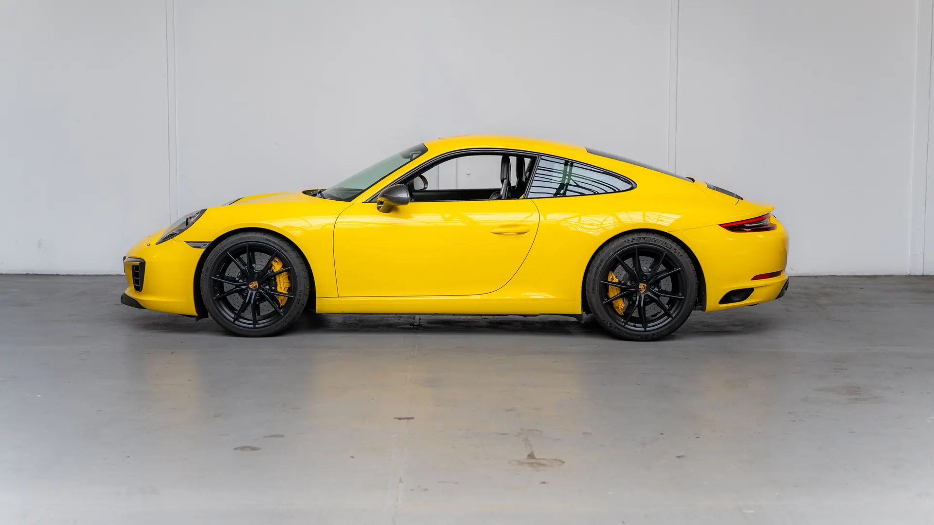 Porsche 911 — photo 7
