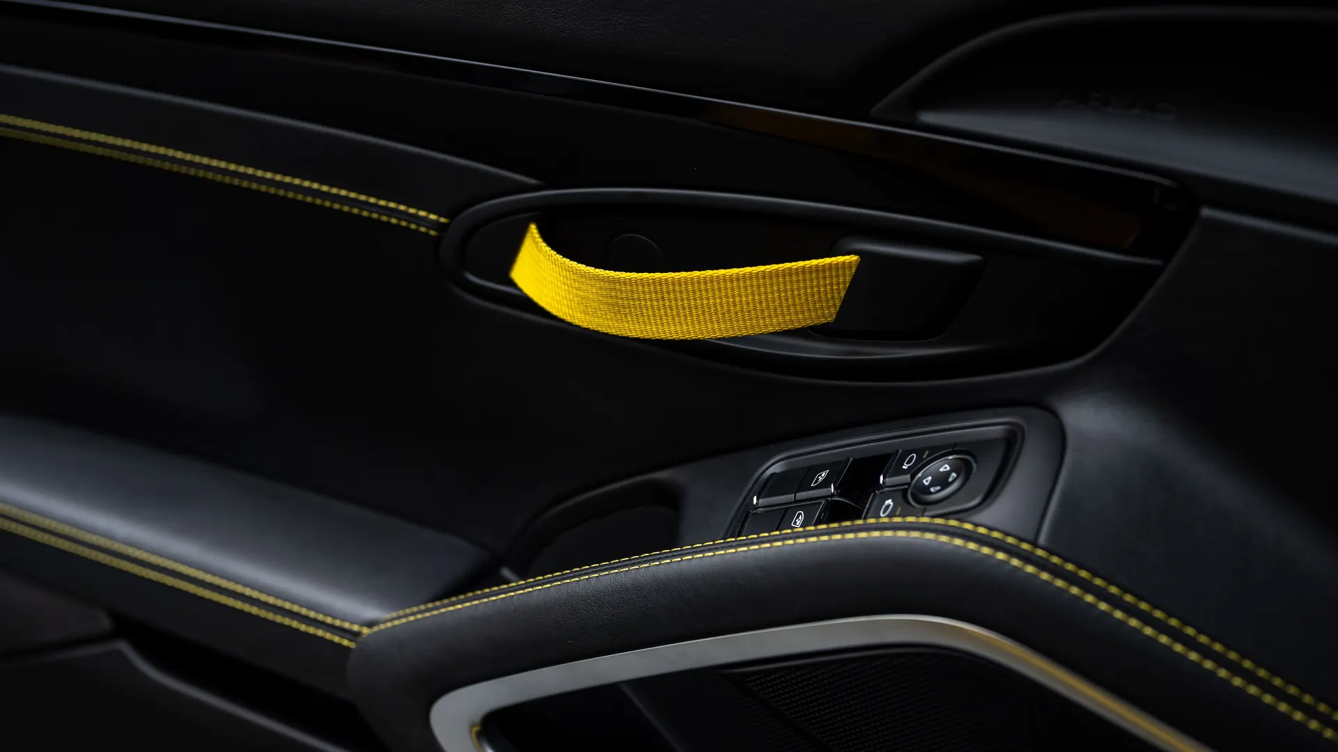Porsche 911 — photo 23