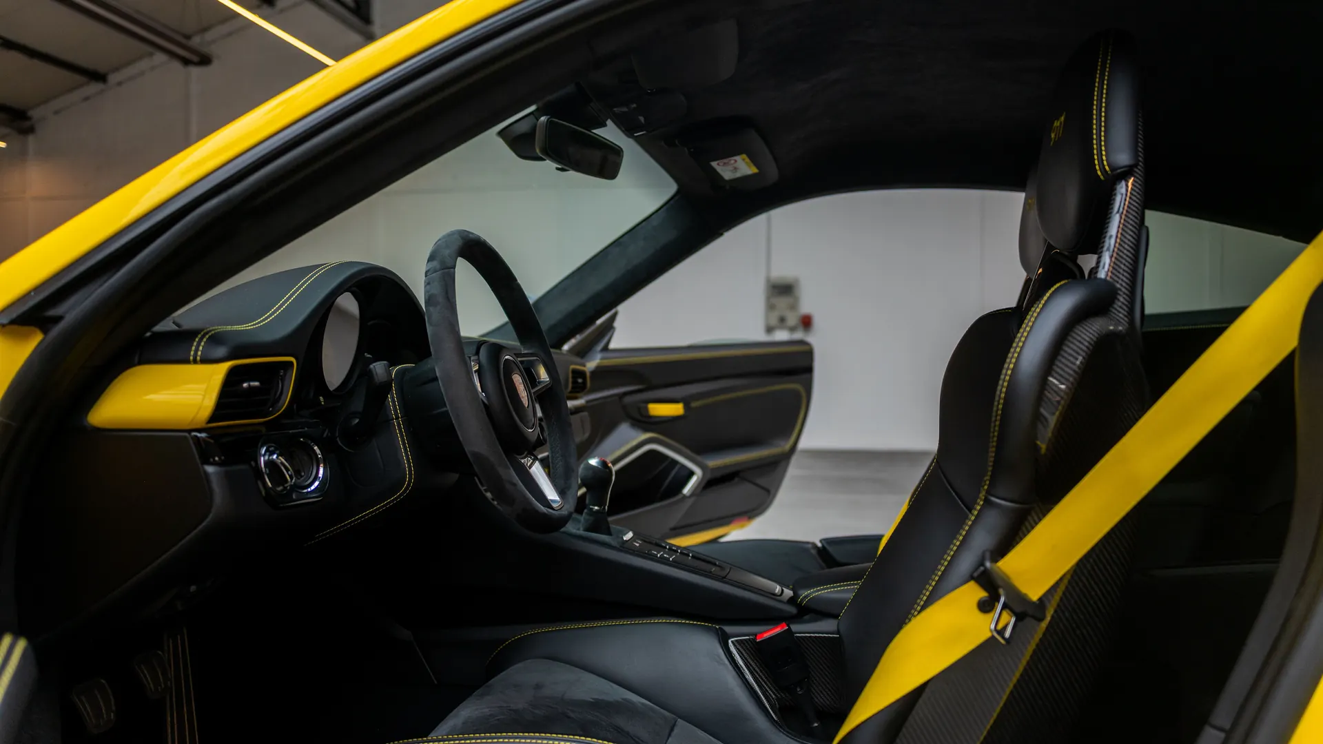Porsche 911 — photo 11