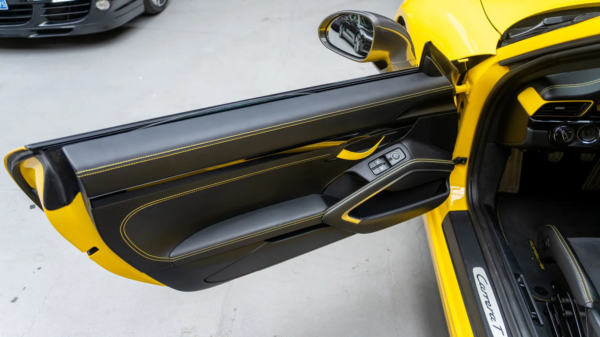 Porsche 911 — photo 38