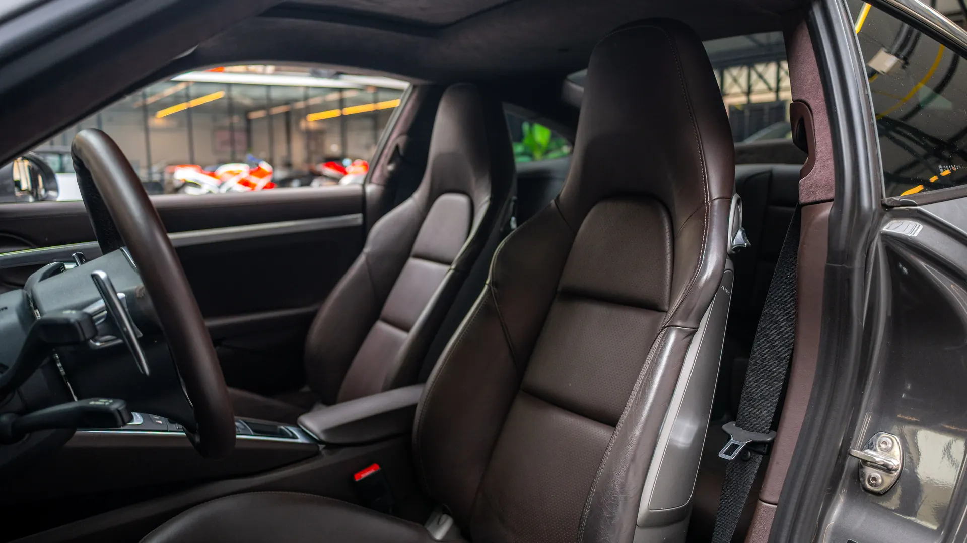 Porsche 911 — photo 11