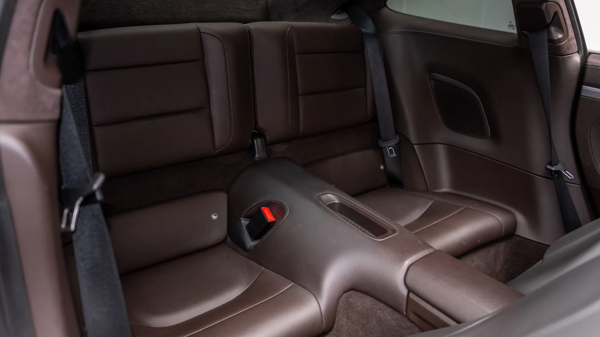 Porsche 911 — photo 28