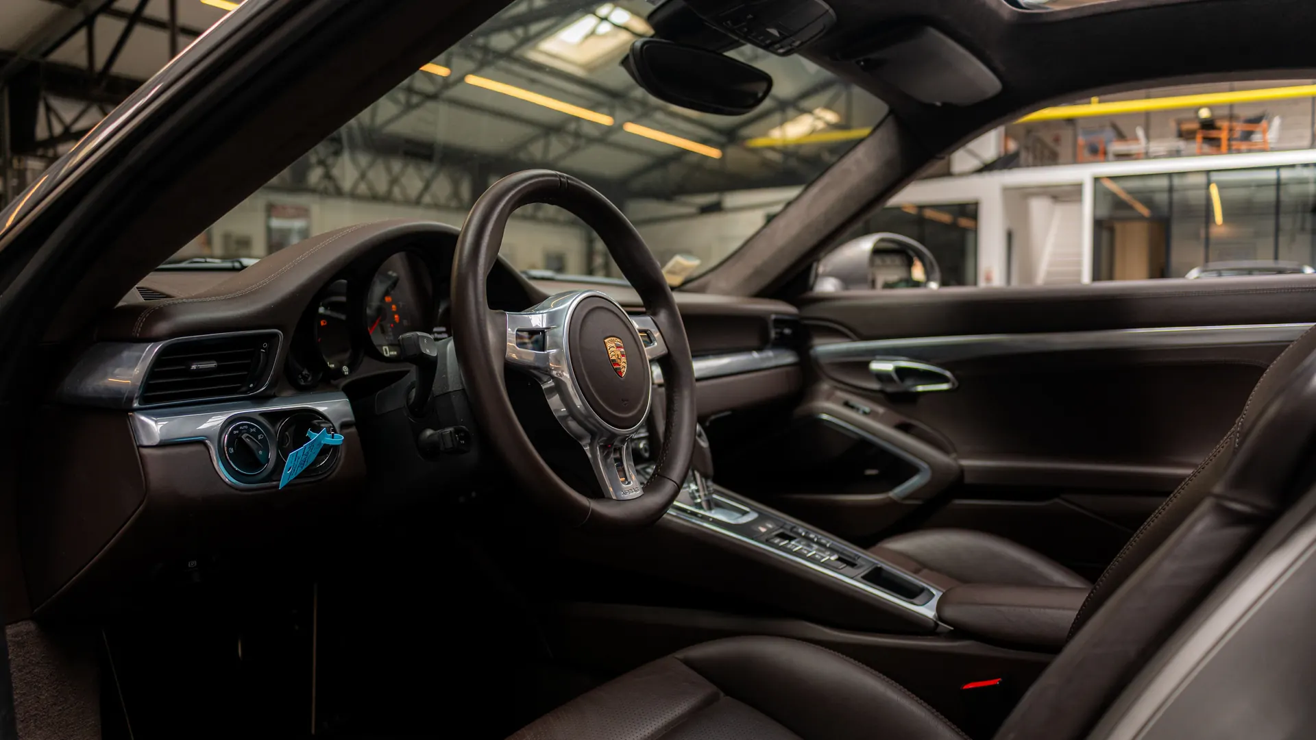 Porsche 911 — photo 9