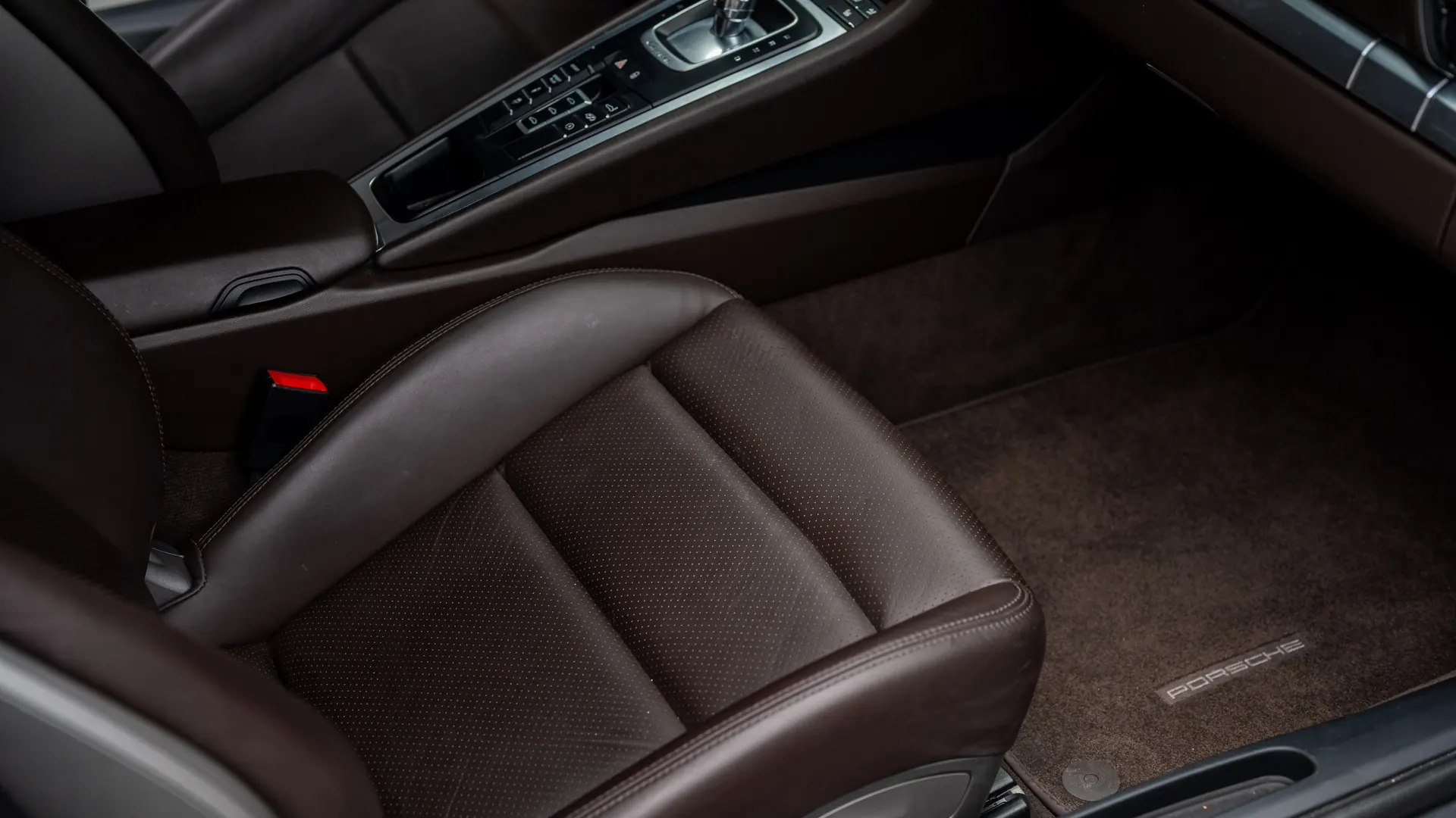 Porsche 911 — photo 24