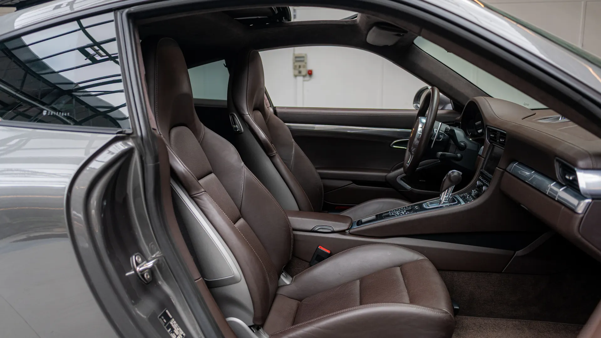 Porsche 911 — photo 18