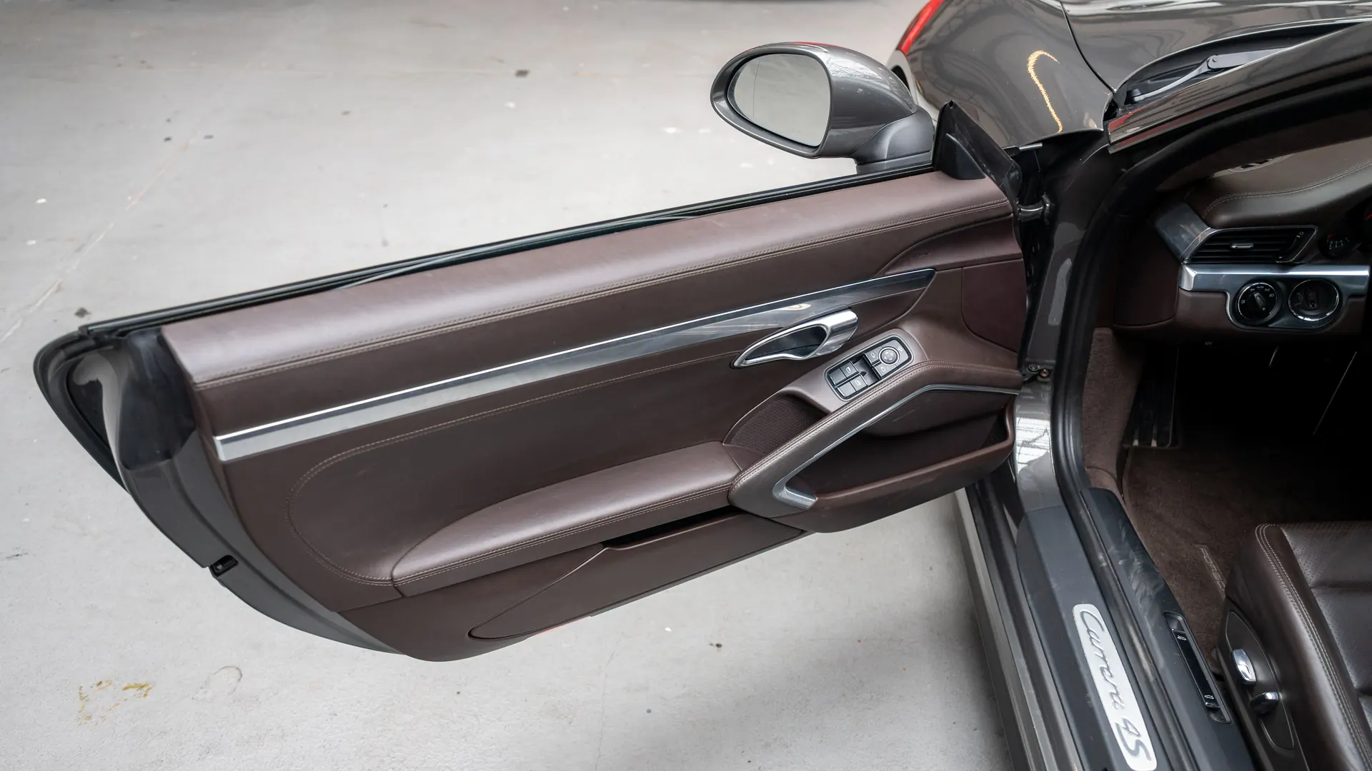 Porsche 911 — photo 30
