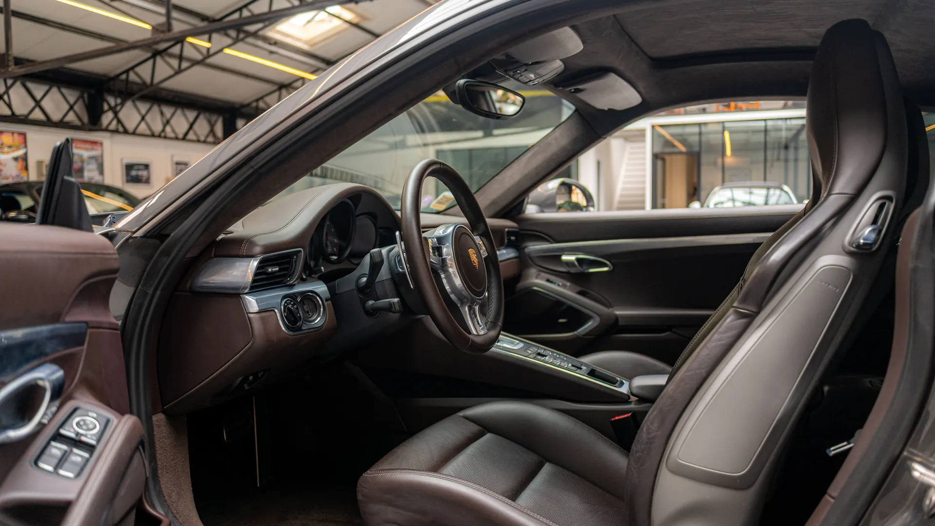 Porsche 911 — photo 10