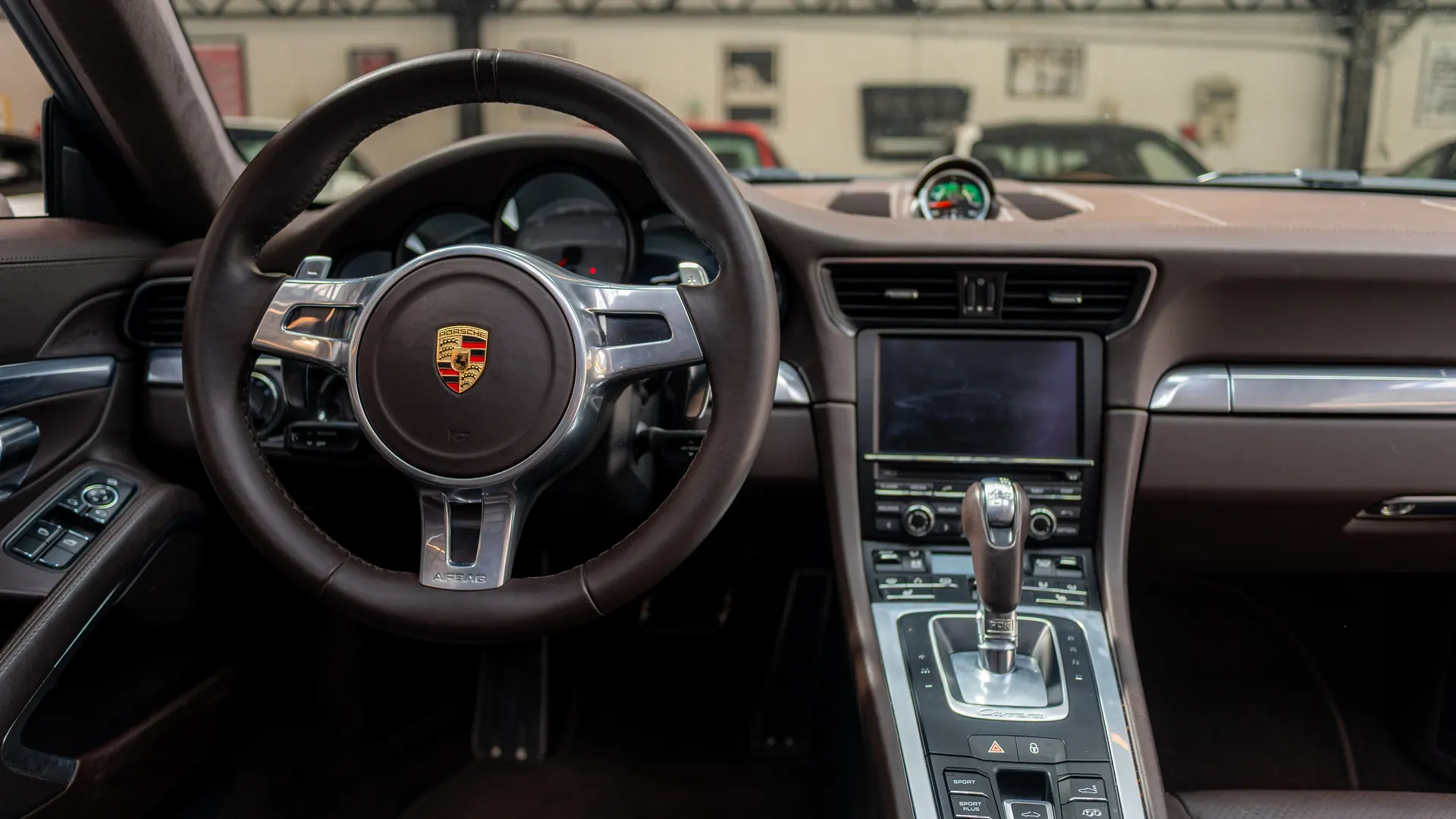 Porsche 911 — photo 12