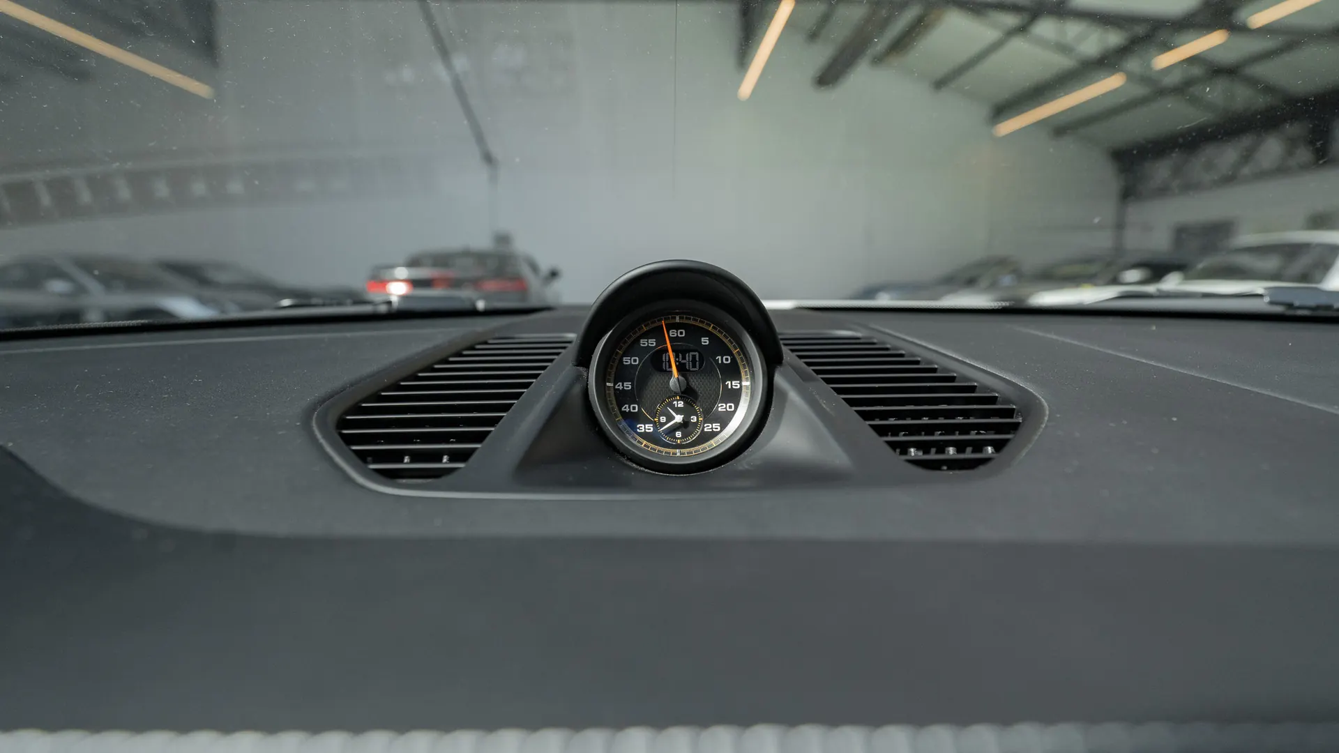 Porsche 911 — photo 21