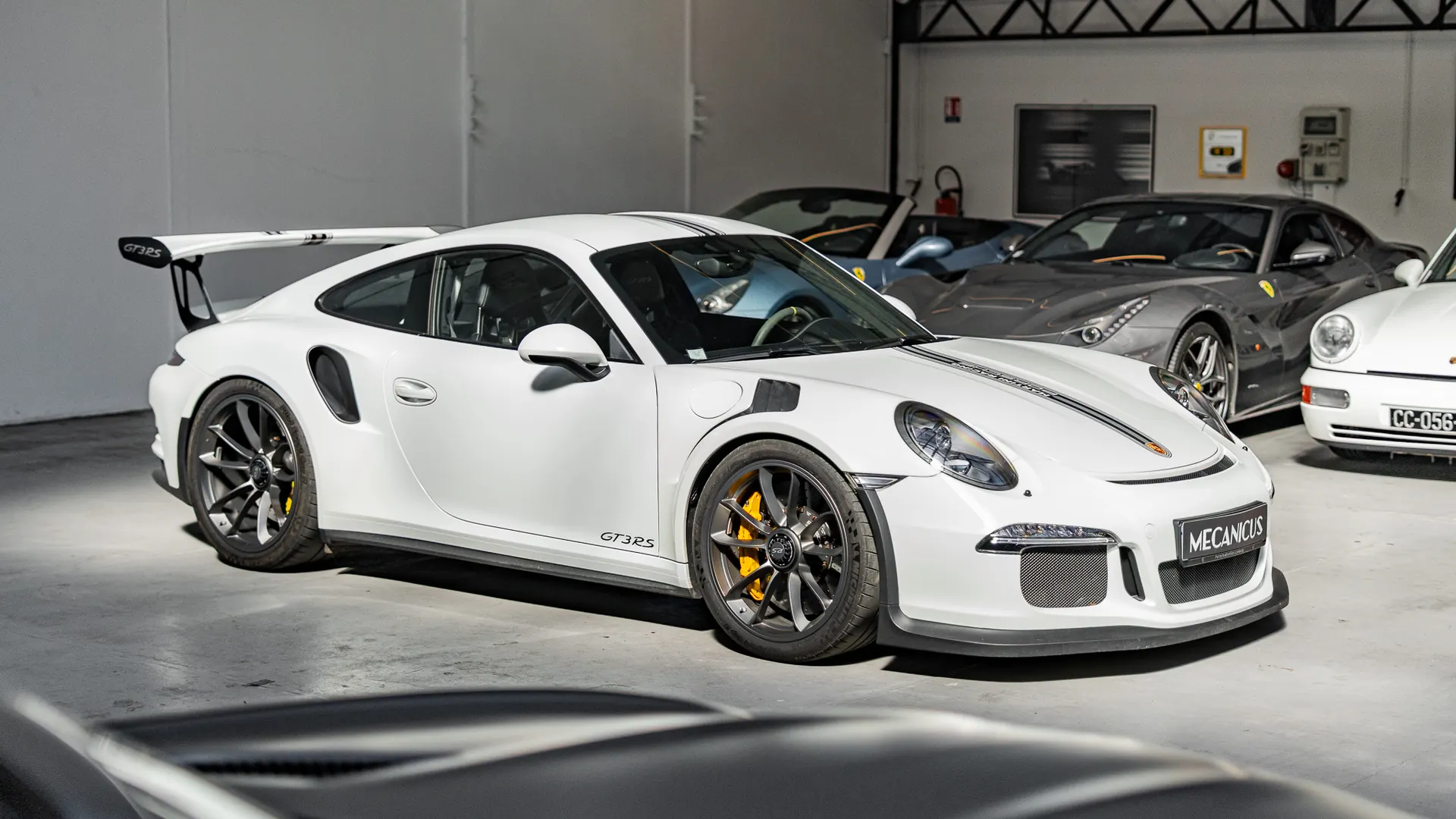 Porsche 911 — photo 31