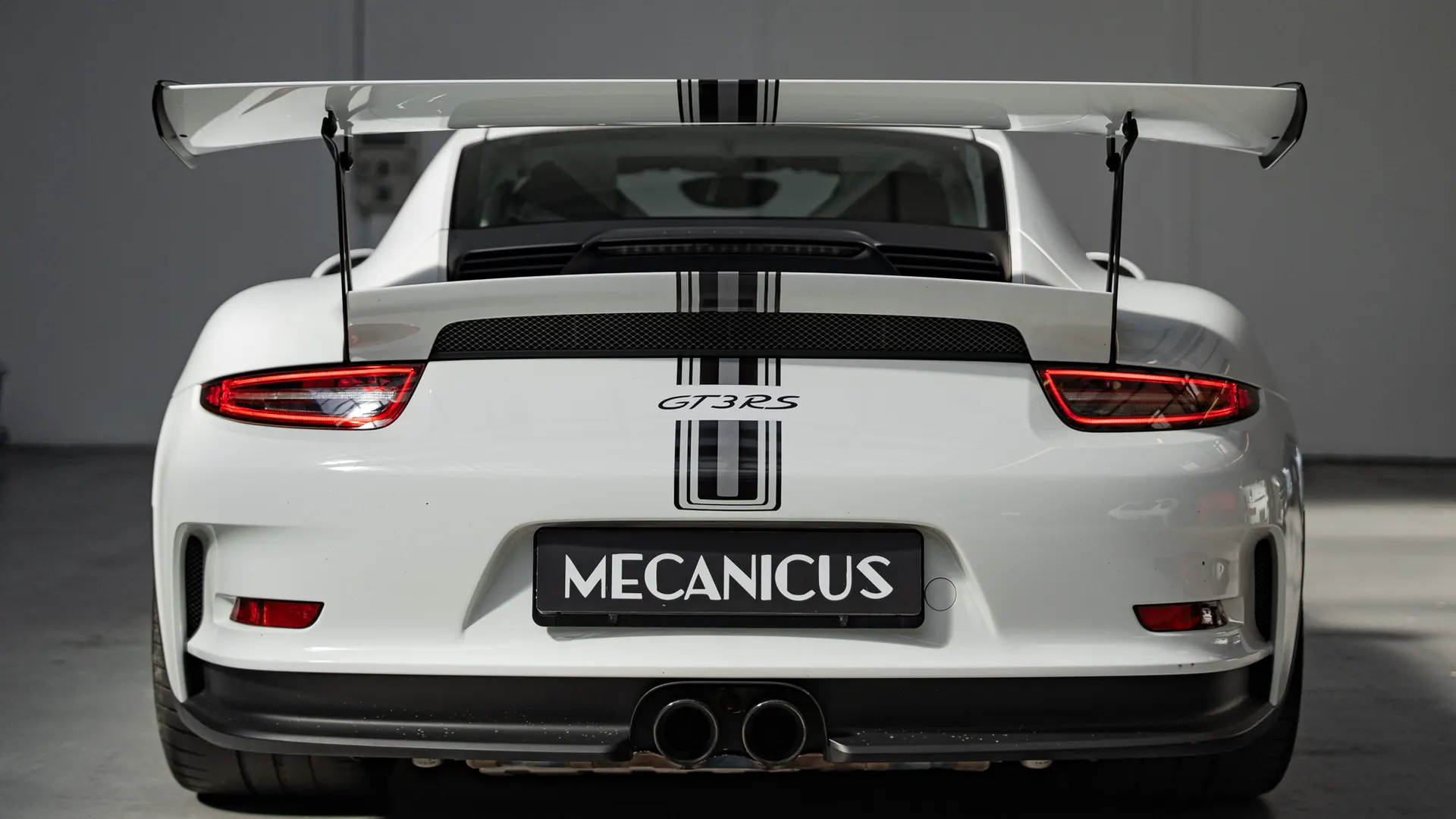 Porsche 911 — photo 33
