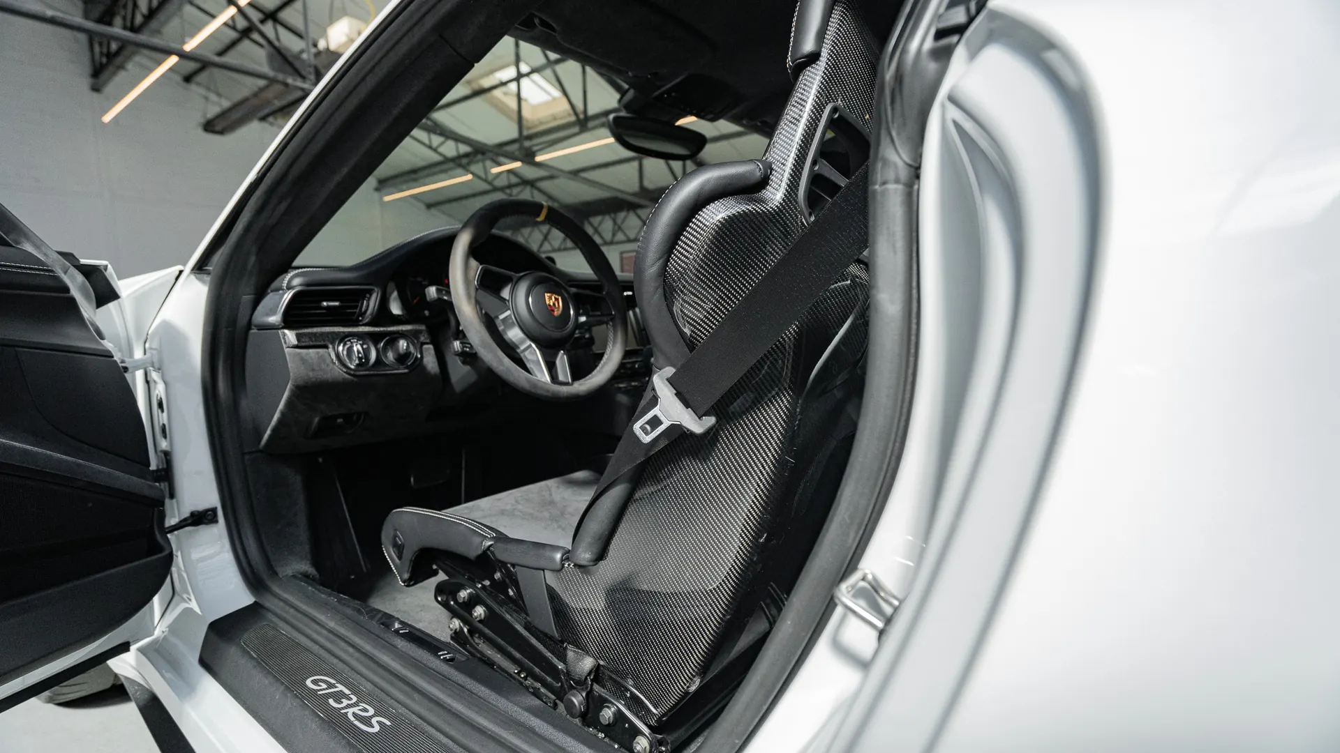 Porsche 911 — photo 11
