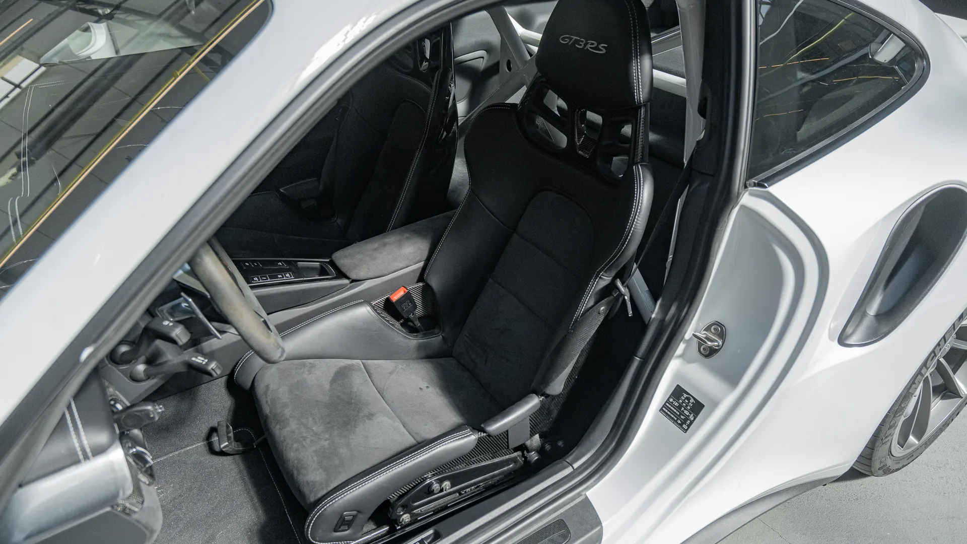 Porsche 911 — photo 10