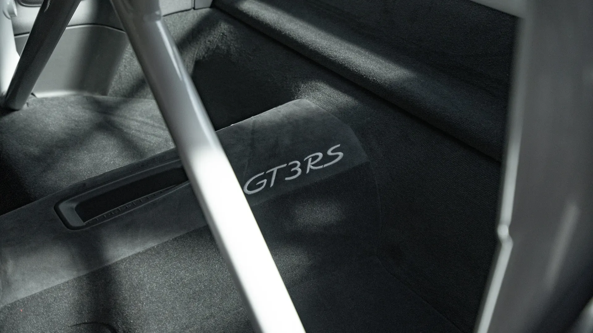 Porsche 911 — photo 19