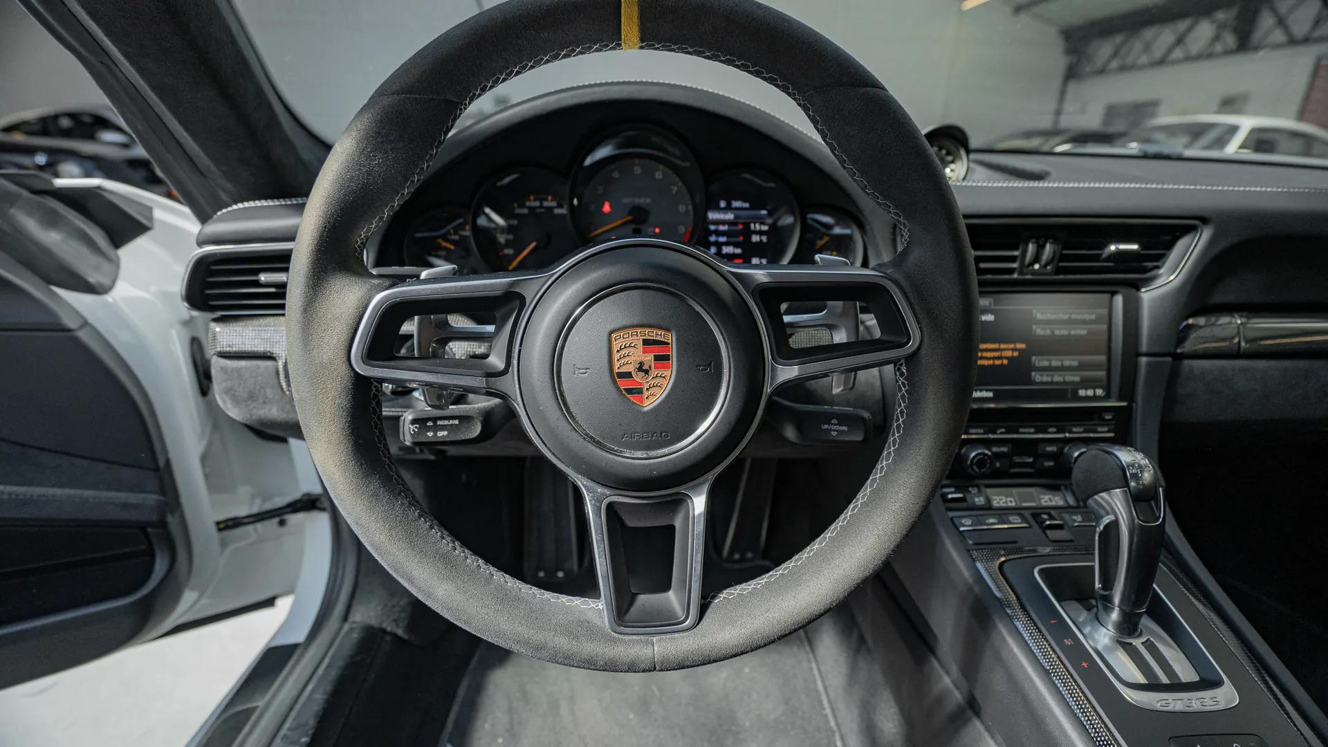 Porsche 911 — photo 12