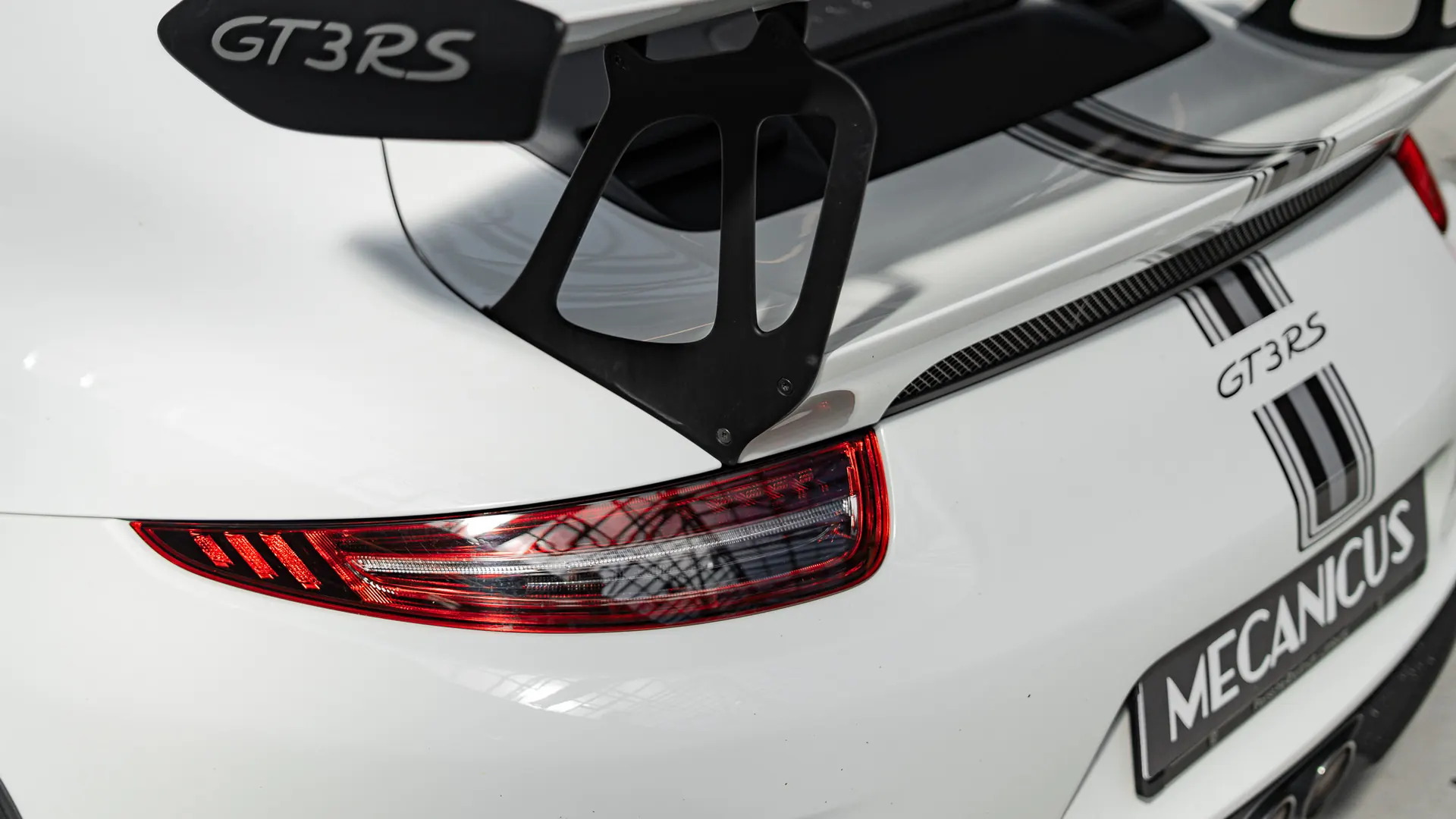 Porsche 911 — photo 44