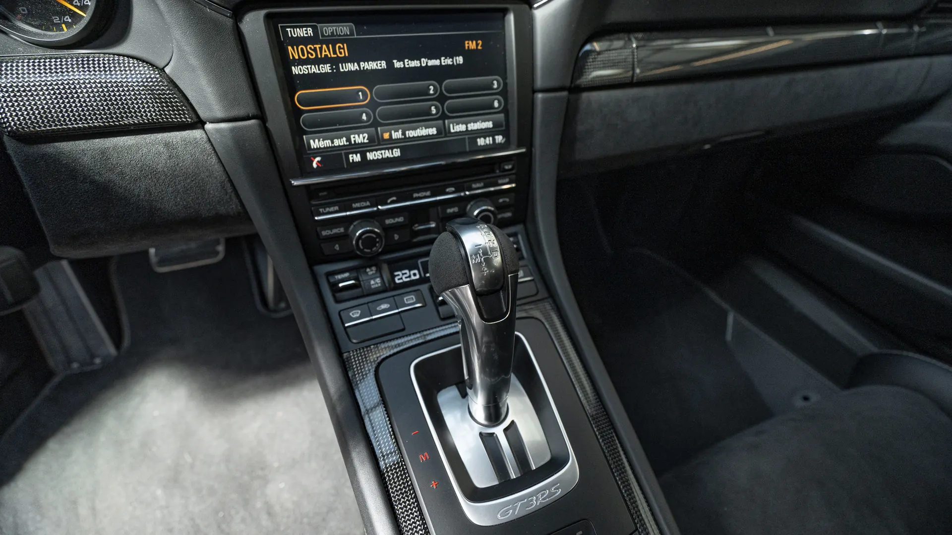 Porsche 911 — photo 22