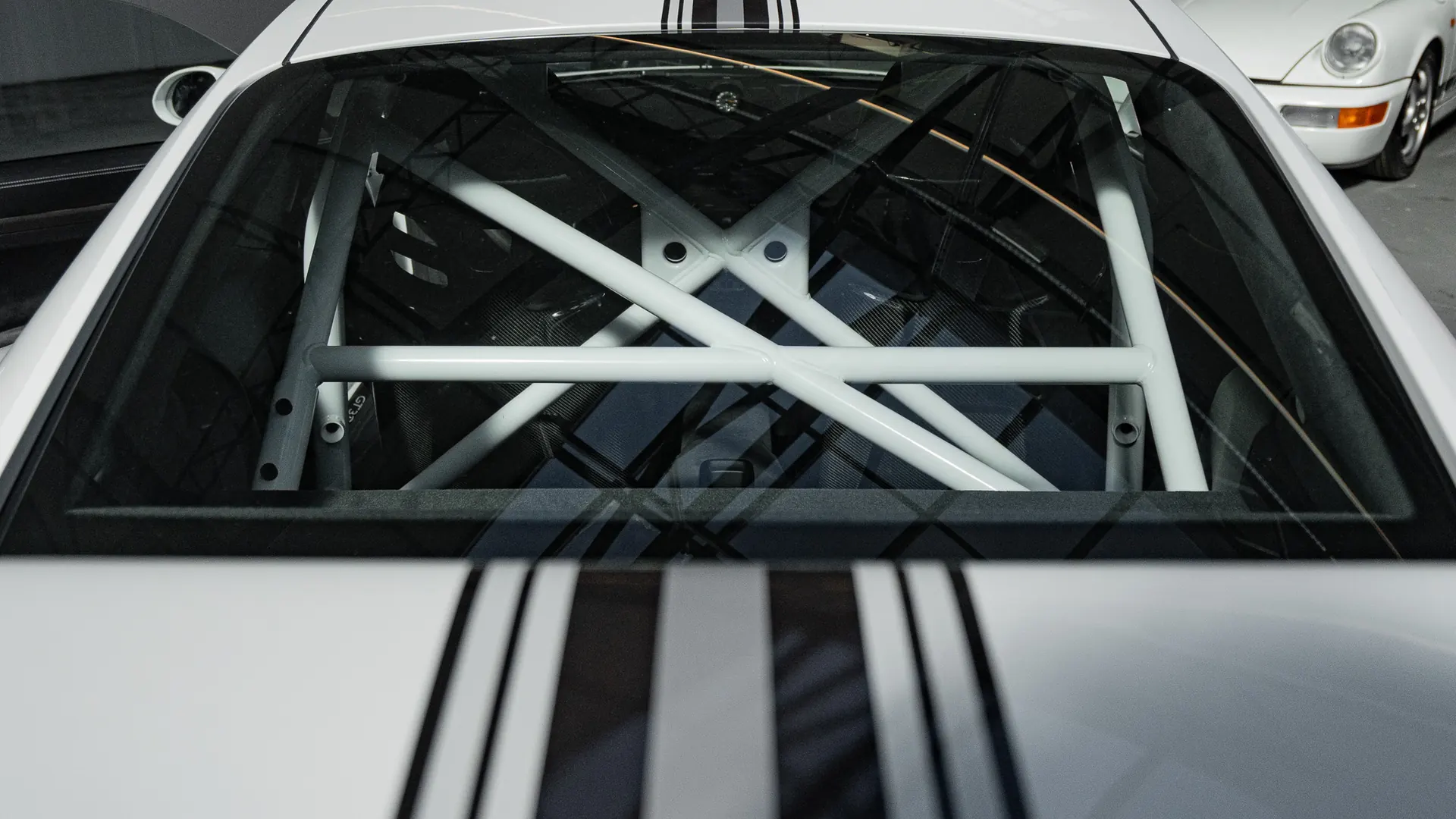 Porsche 911 — photo 47