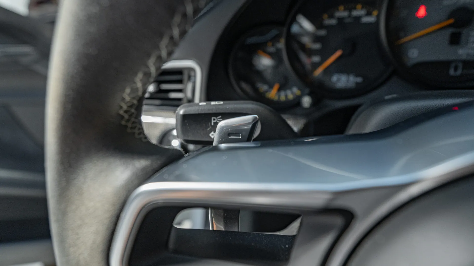 Porsche 911 — photo 25