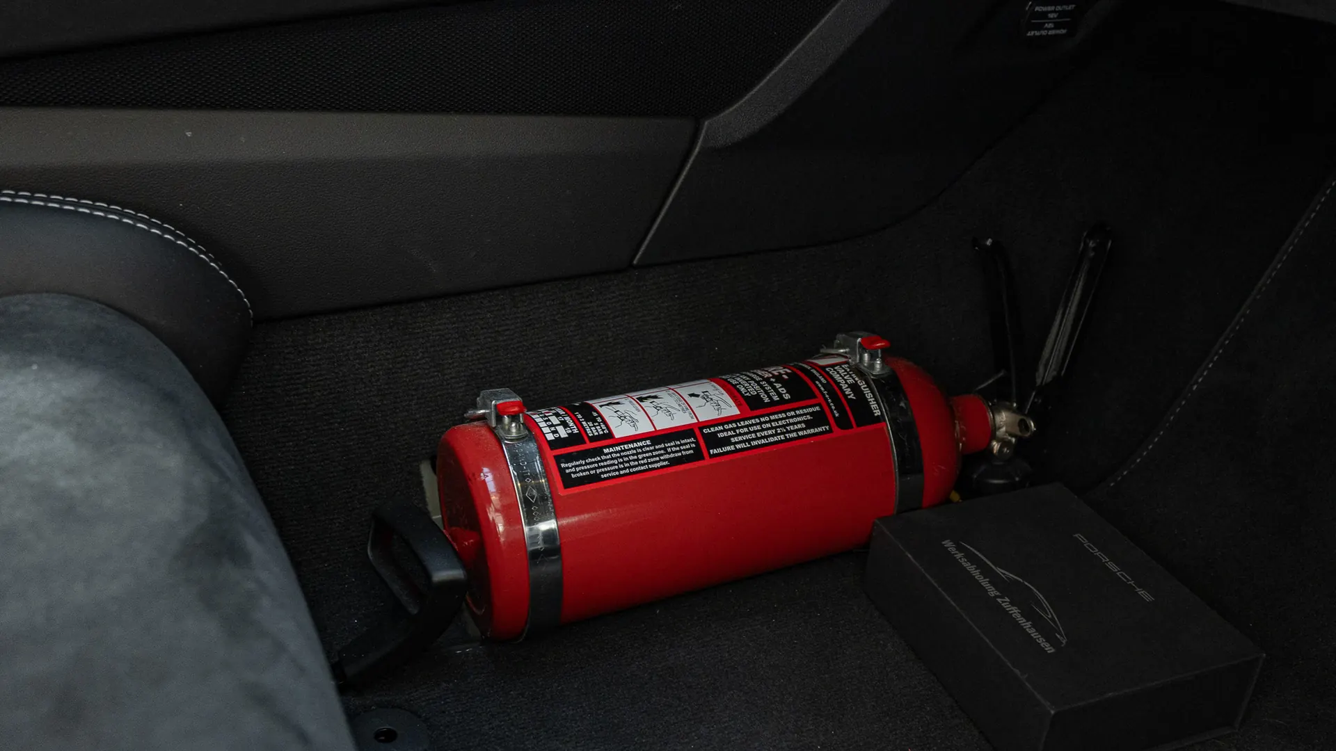 Porsche 911 — photo 29