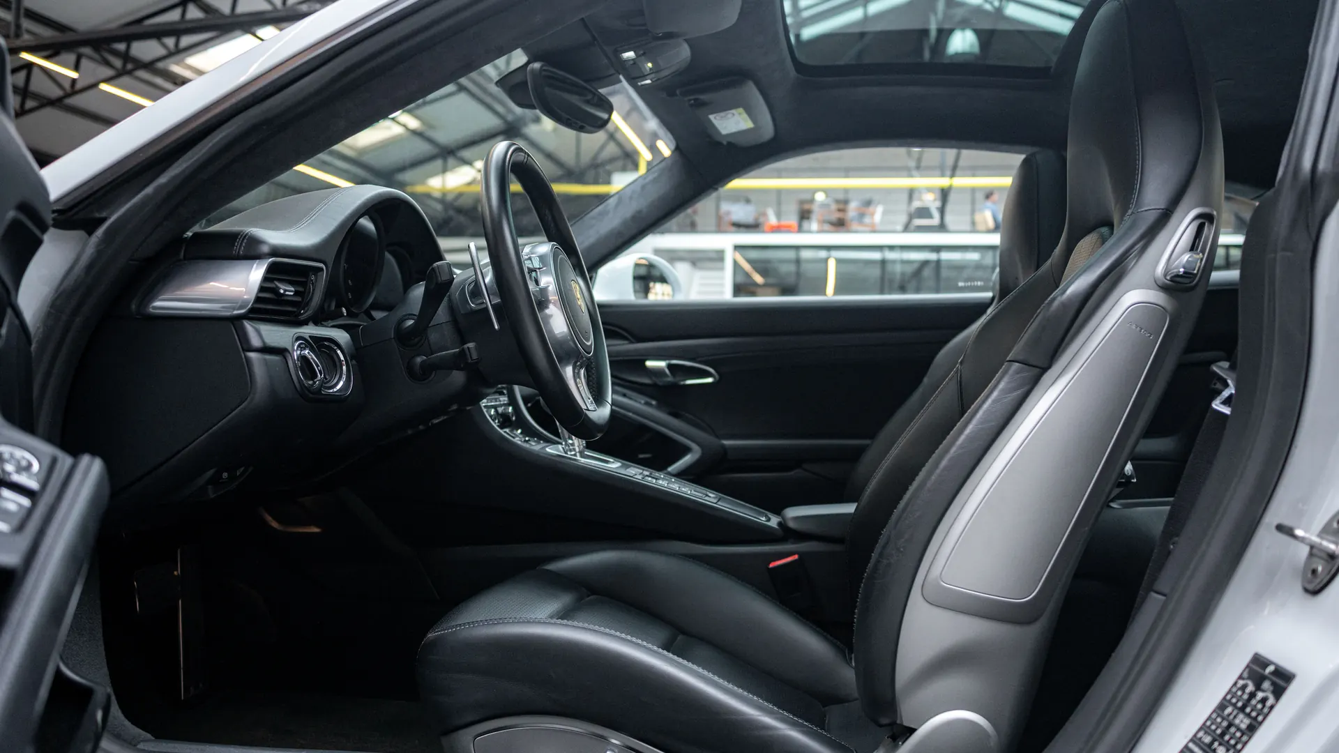 Porsche 991.1 — photo 12
