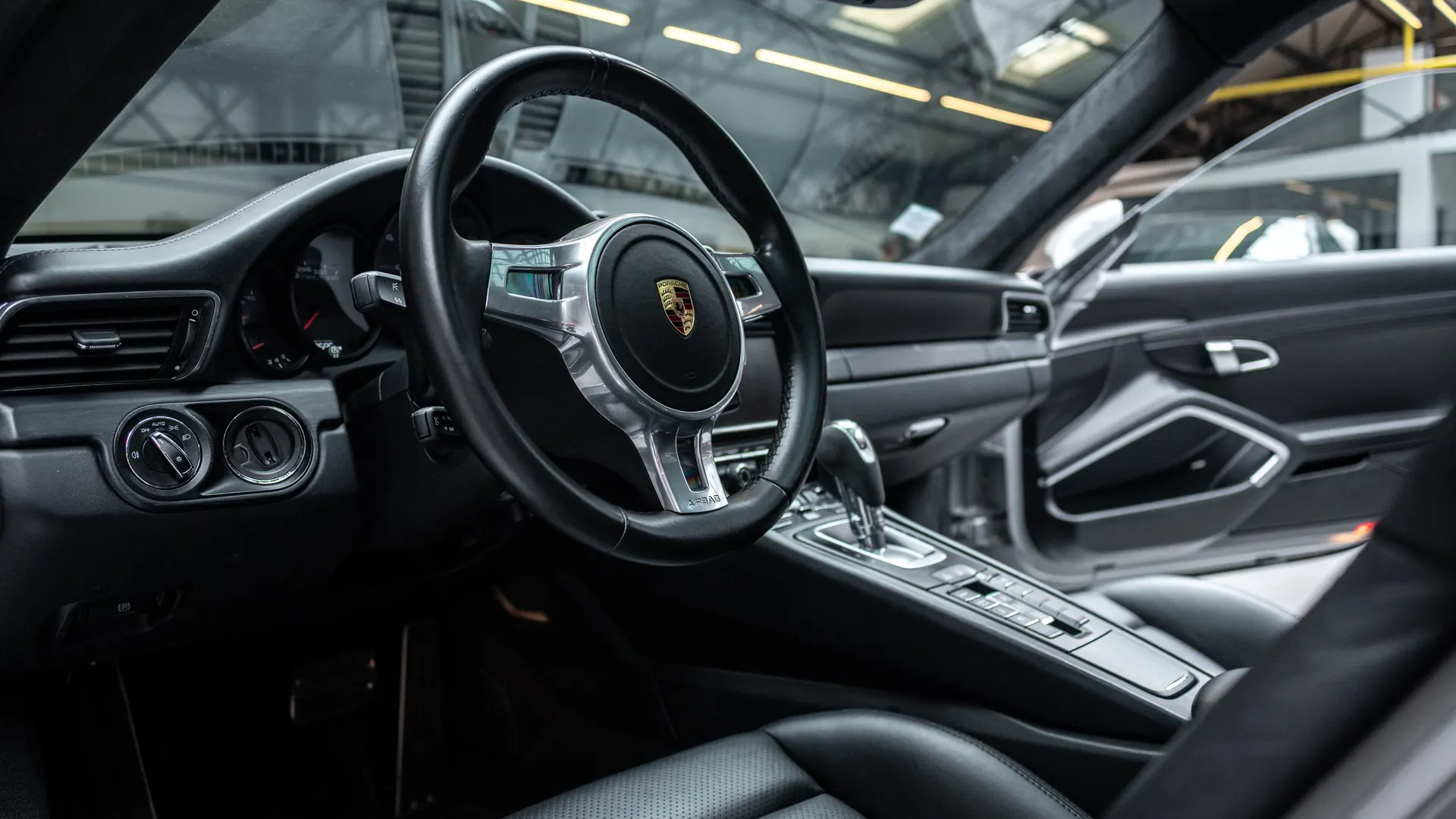 Porsche 991.1 — photo 11