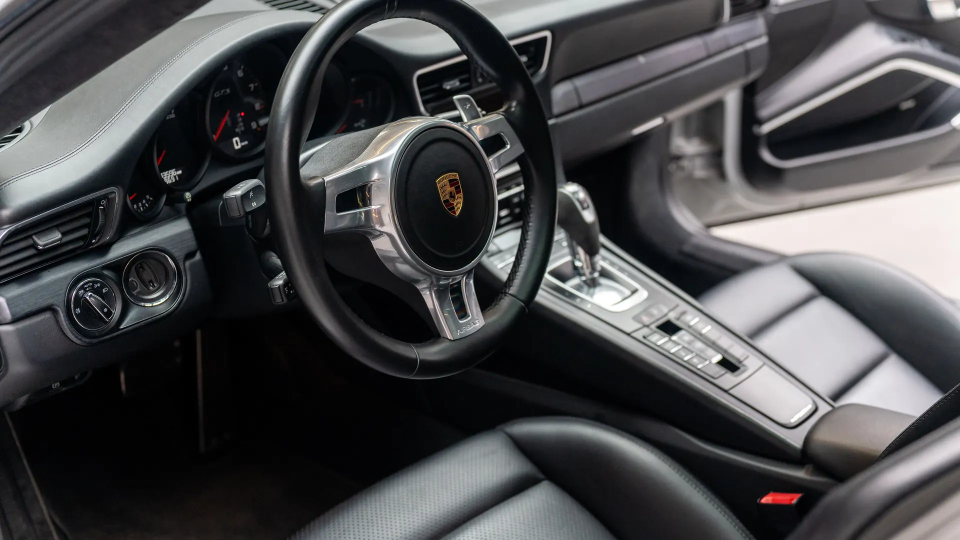 Porsche 991.1 — photo 10