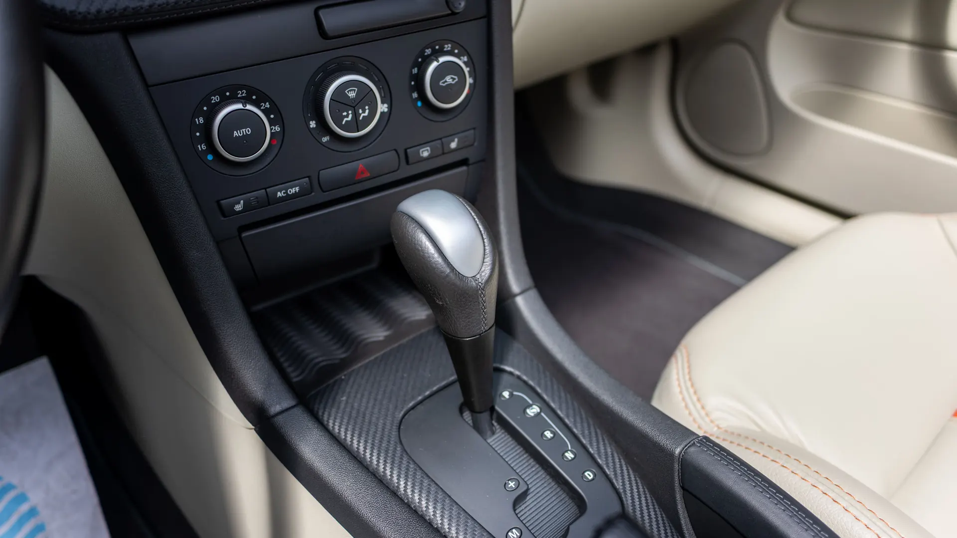 Saab 9-3 — photo 22