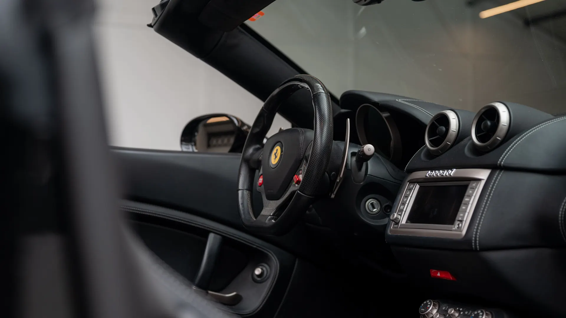 Ferrari California — photo 16