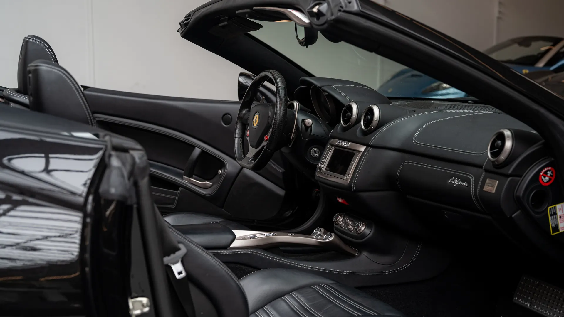 Ferrari California — photo 24