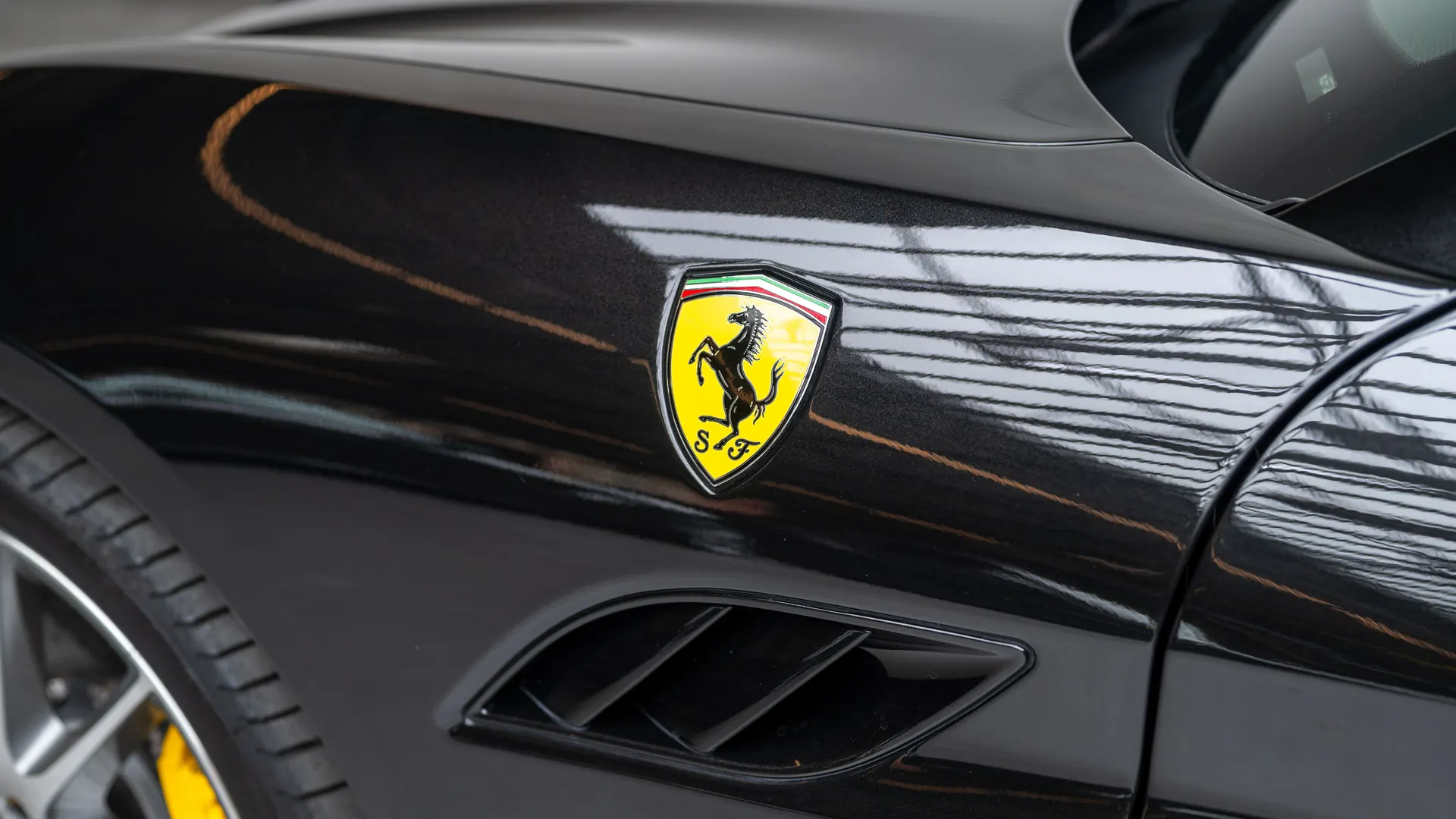 Ferrari California — photo 33