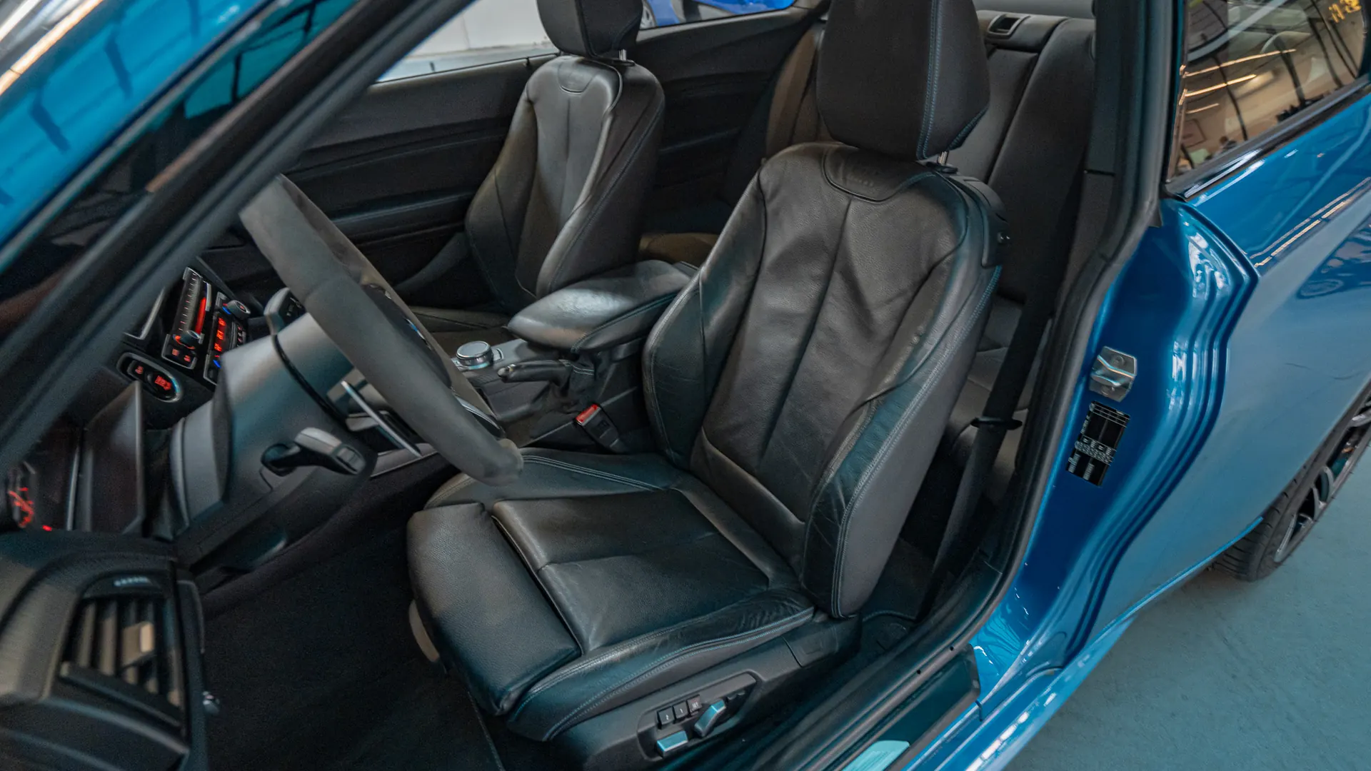 BMW M2 — photo 10