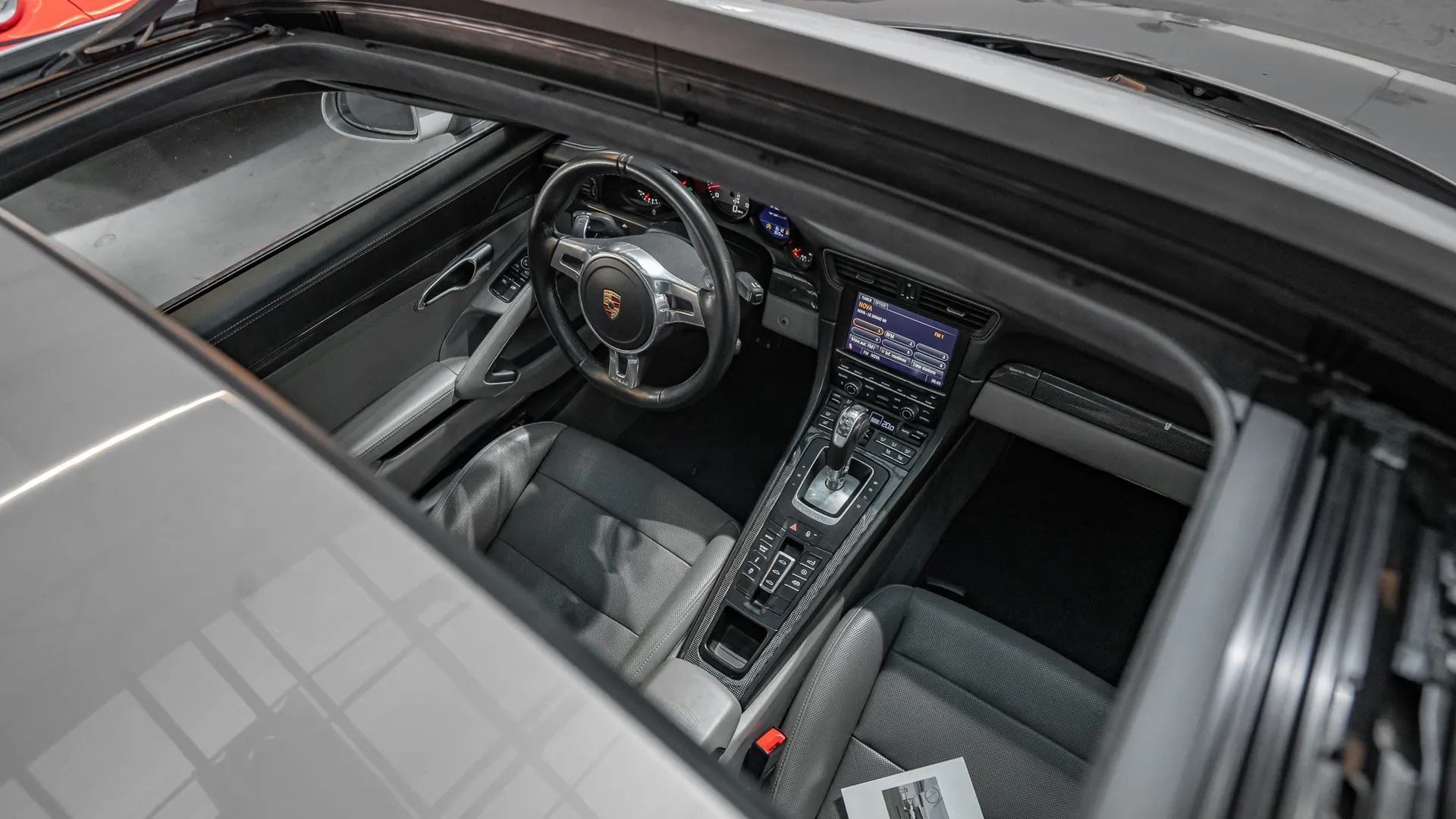 Porsche 911 — photo 22