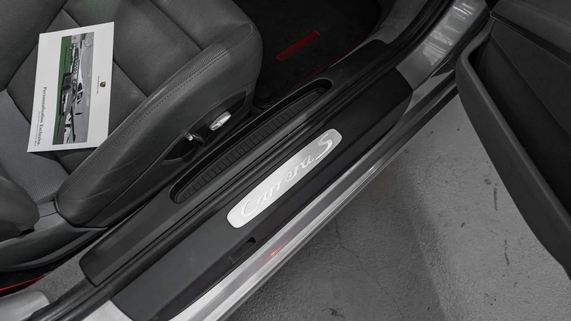 Porsche 911 — photo 27