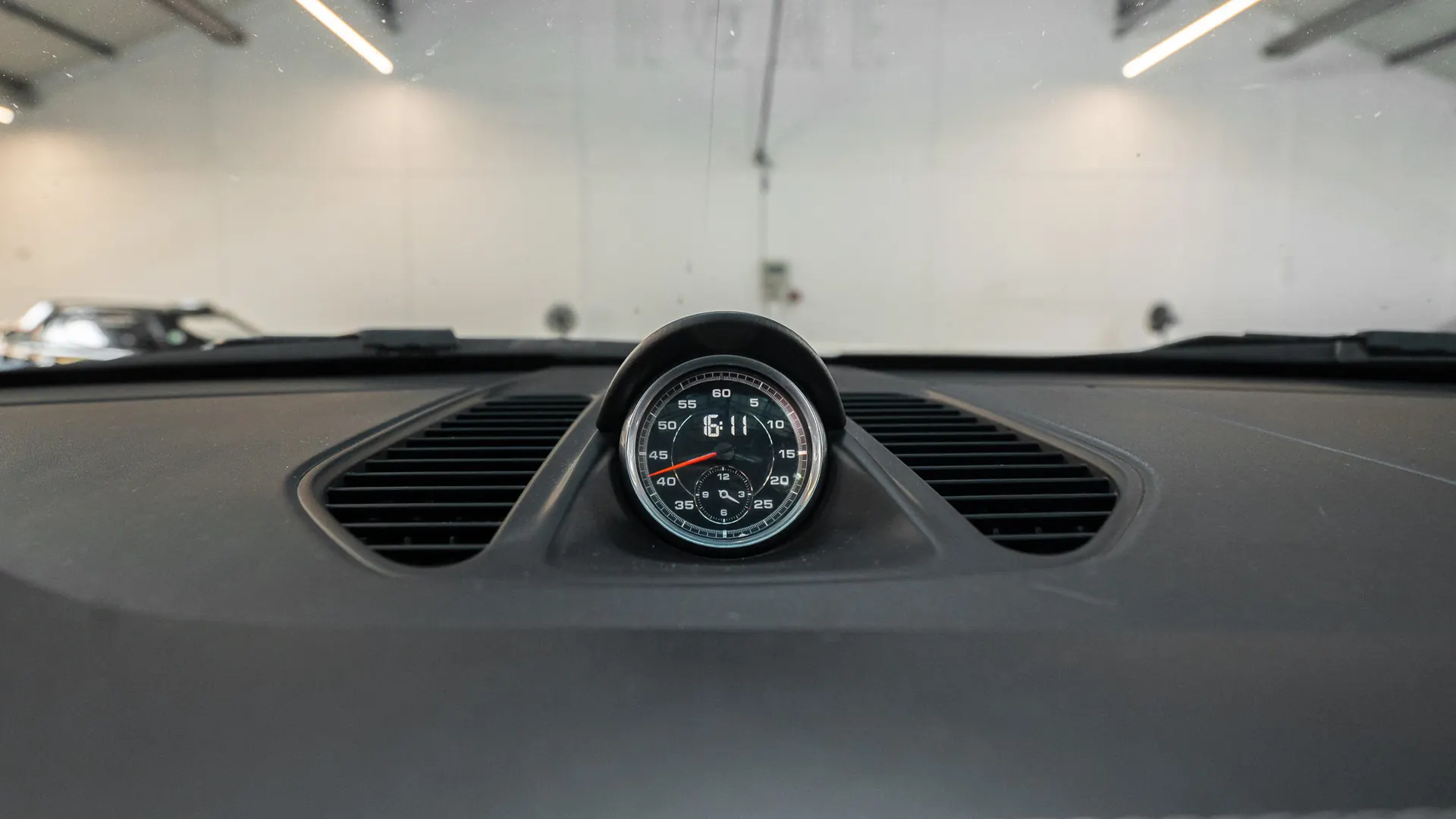 Porsche 911 — photo 15