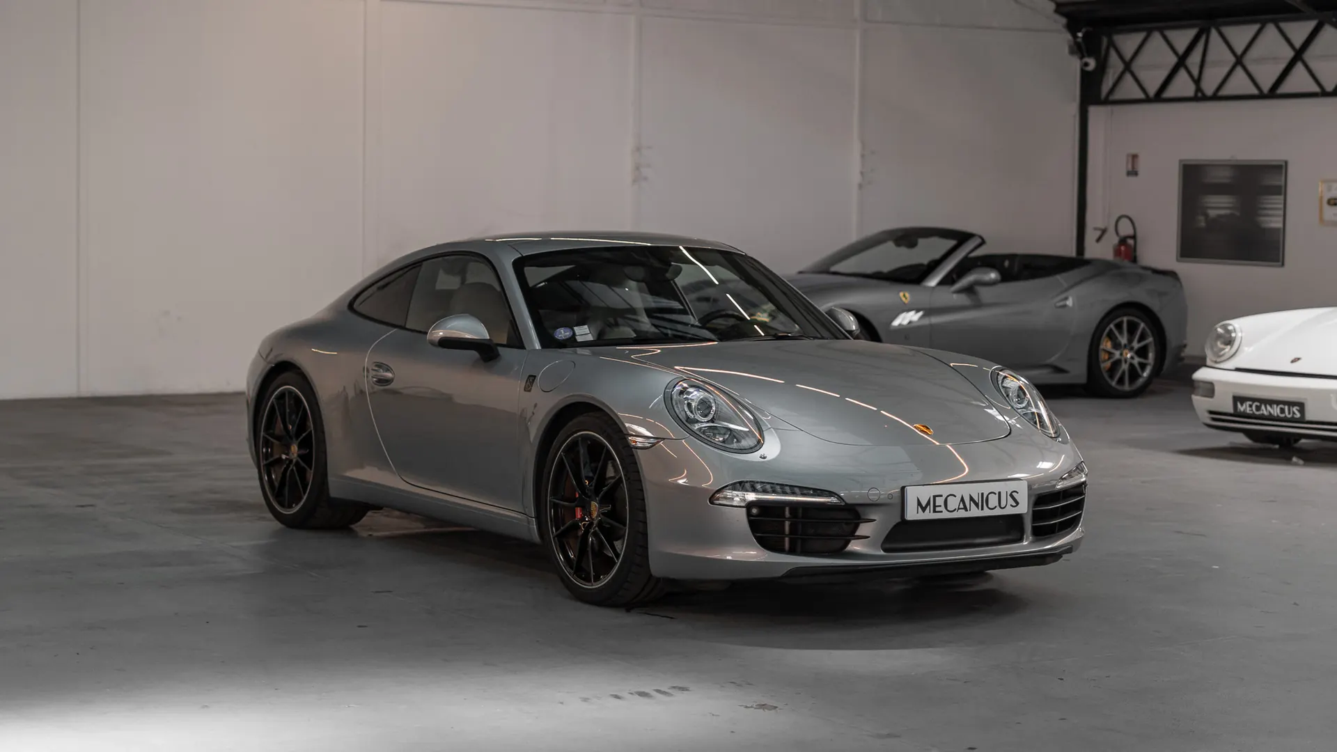 Porsche 911 — photo 29