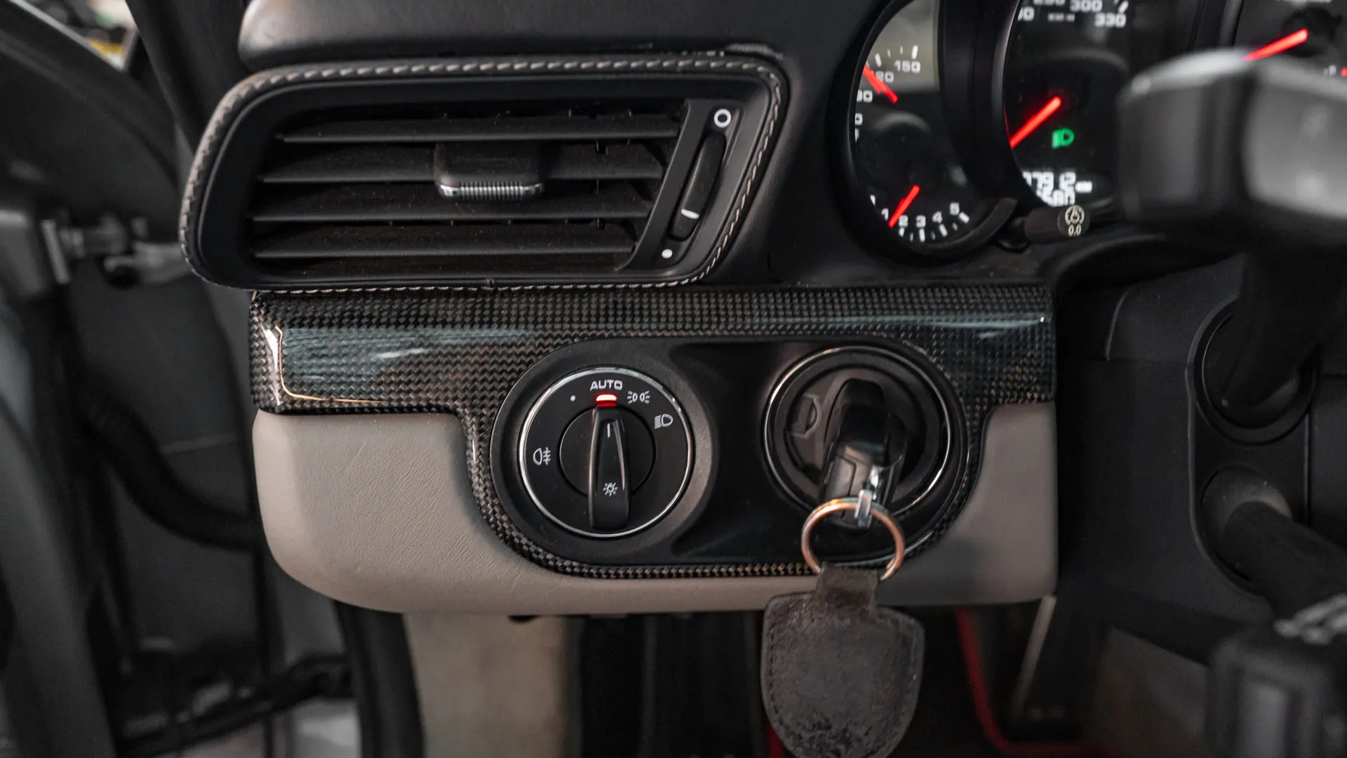 Porsche 911 — photo 14