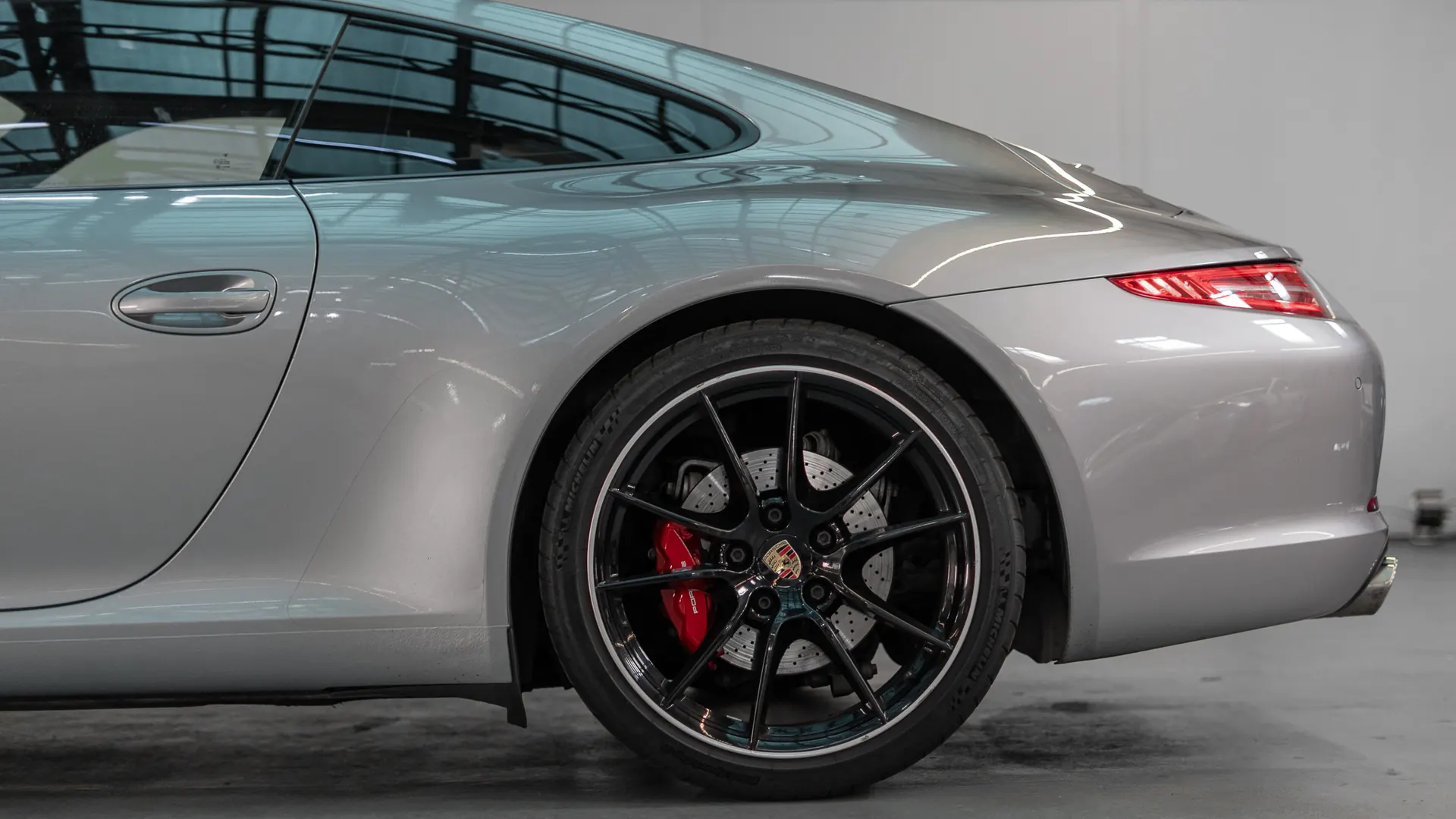 Porsche 911 — photo 7
