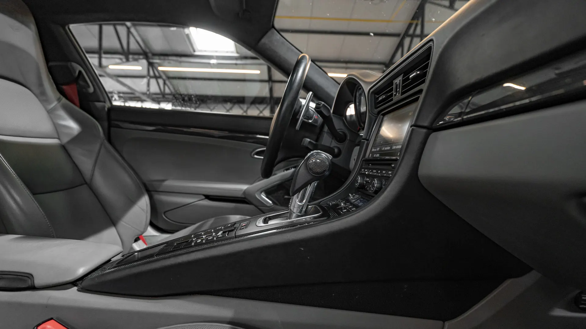 Porsche 911 — photo 24