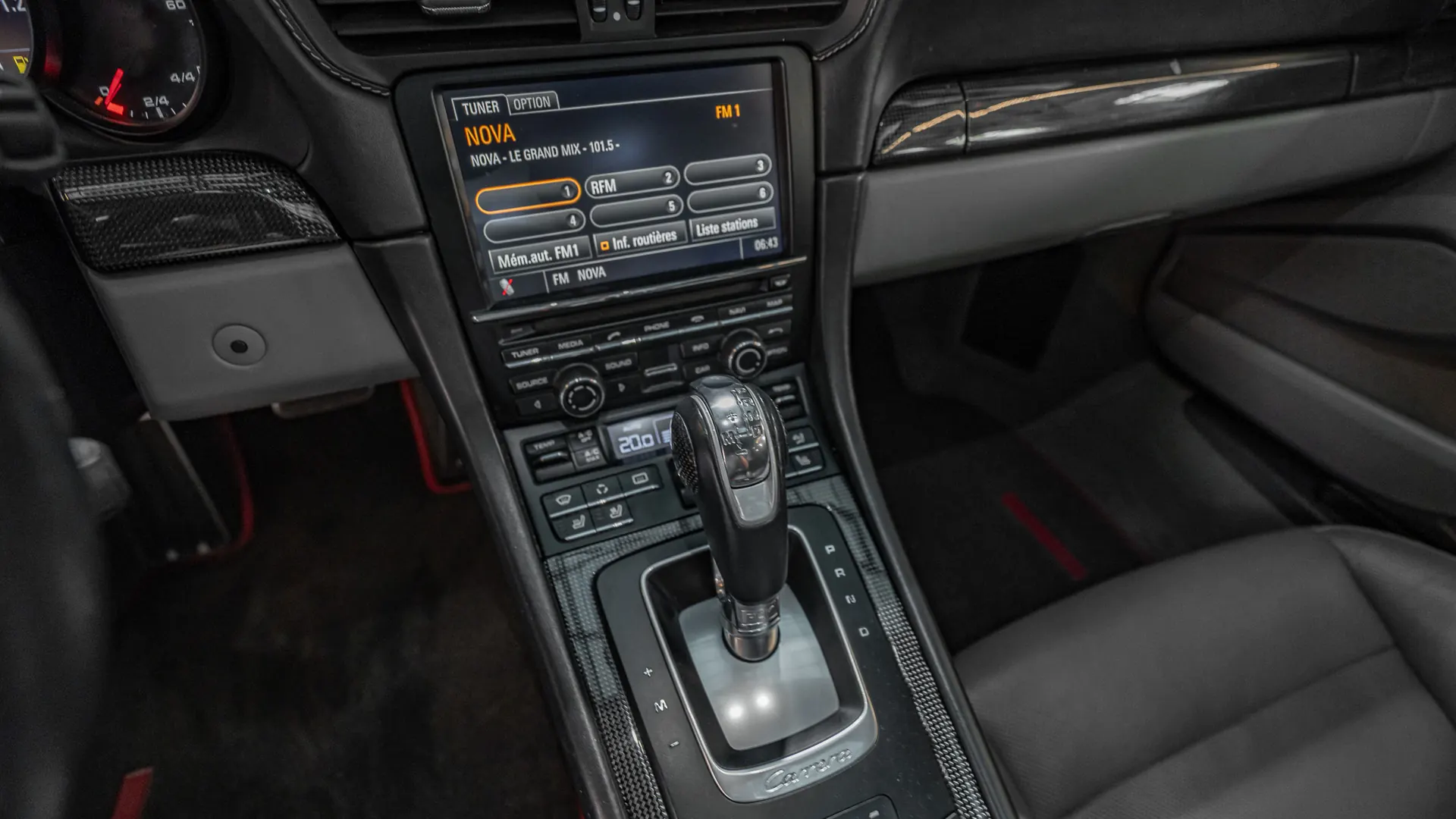 Porsche 911 — photo 16