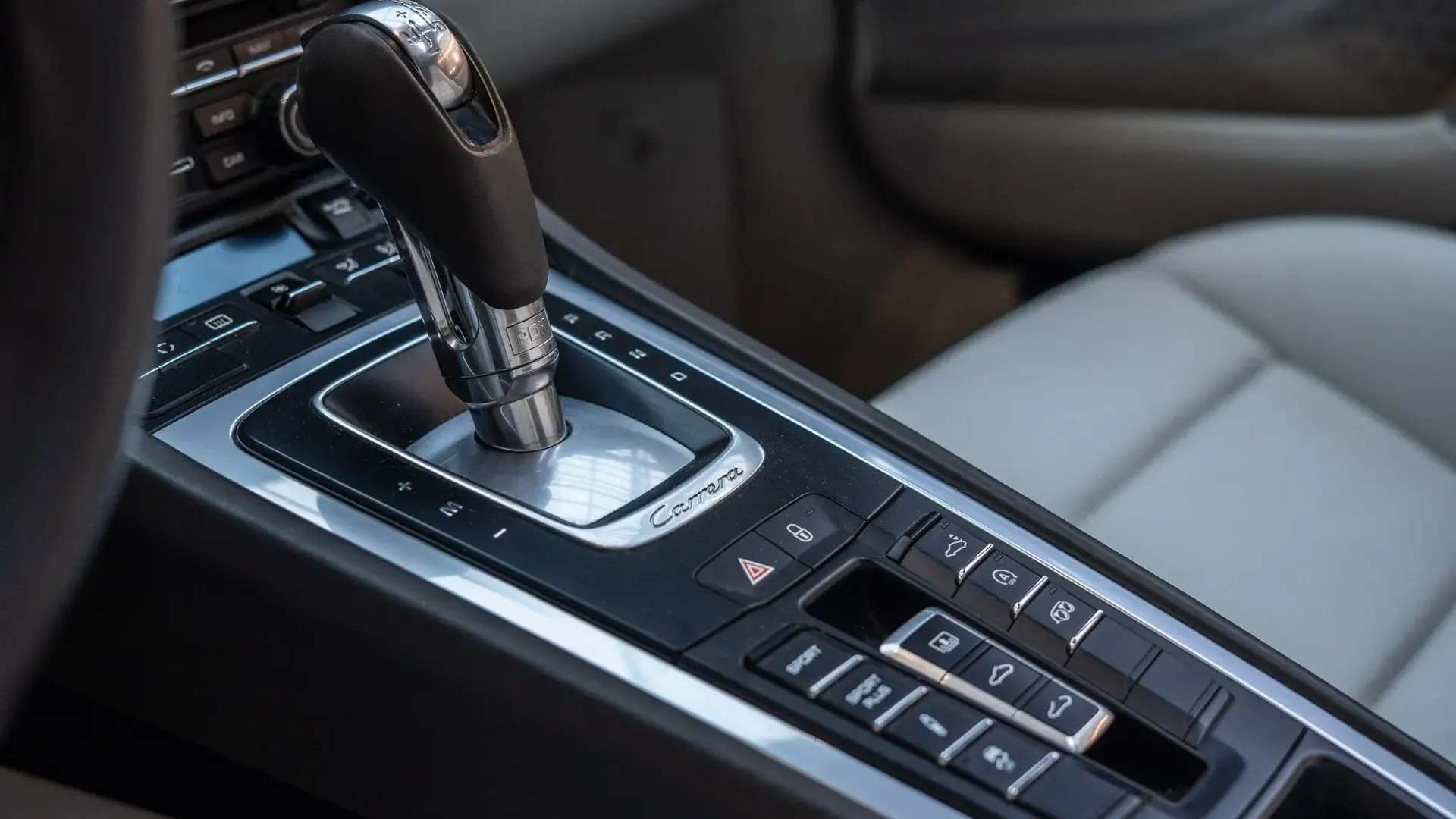 Porsche 911 — photo 18