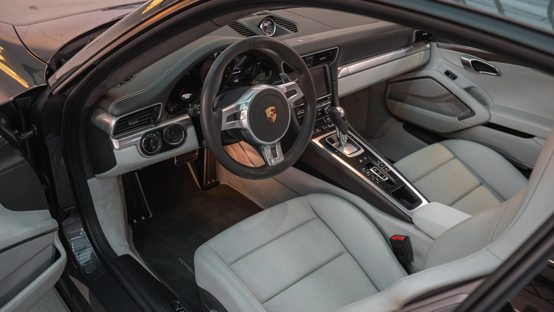 Porsche 911 — photo 8