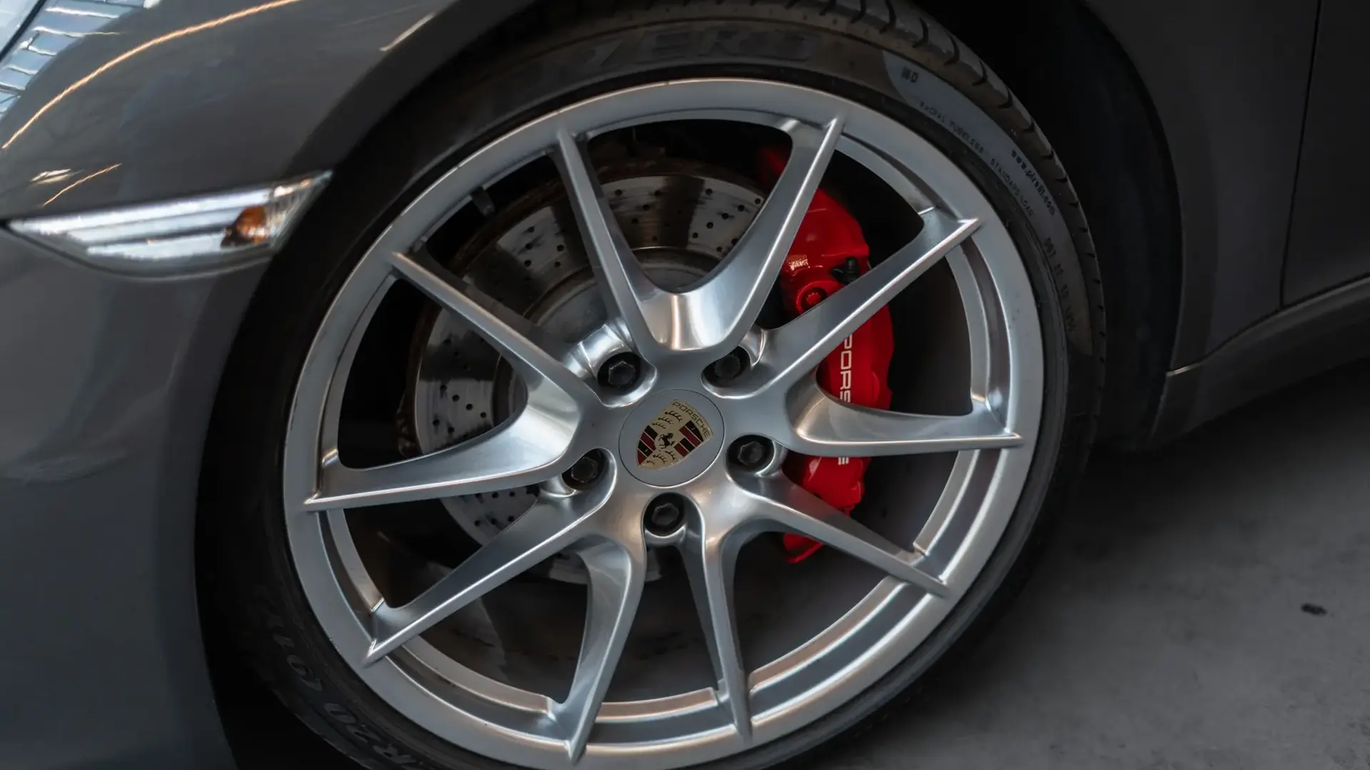 Porsche 911 — photo 34