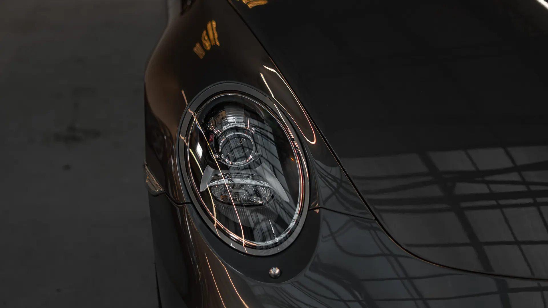 Porsche 911 — photo 32