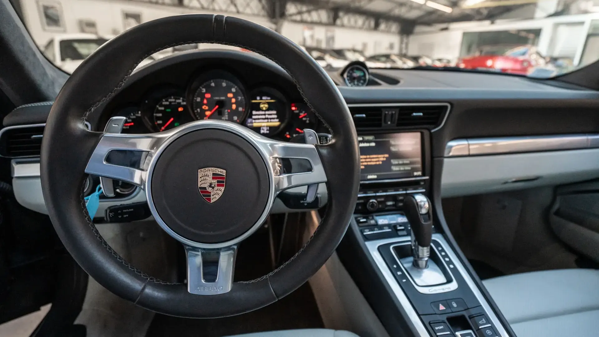 Porsche 911 — photo 13