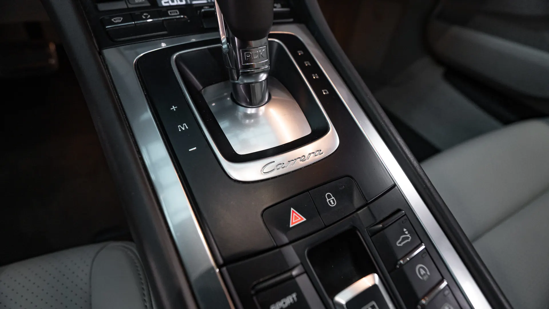 Porsche 911 — photo 17