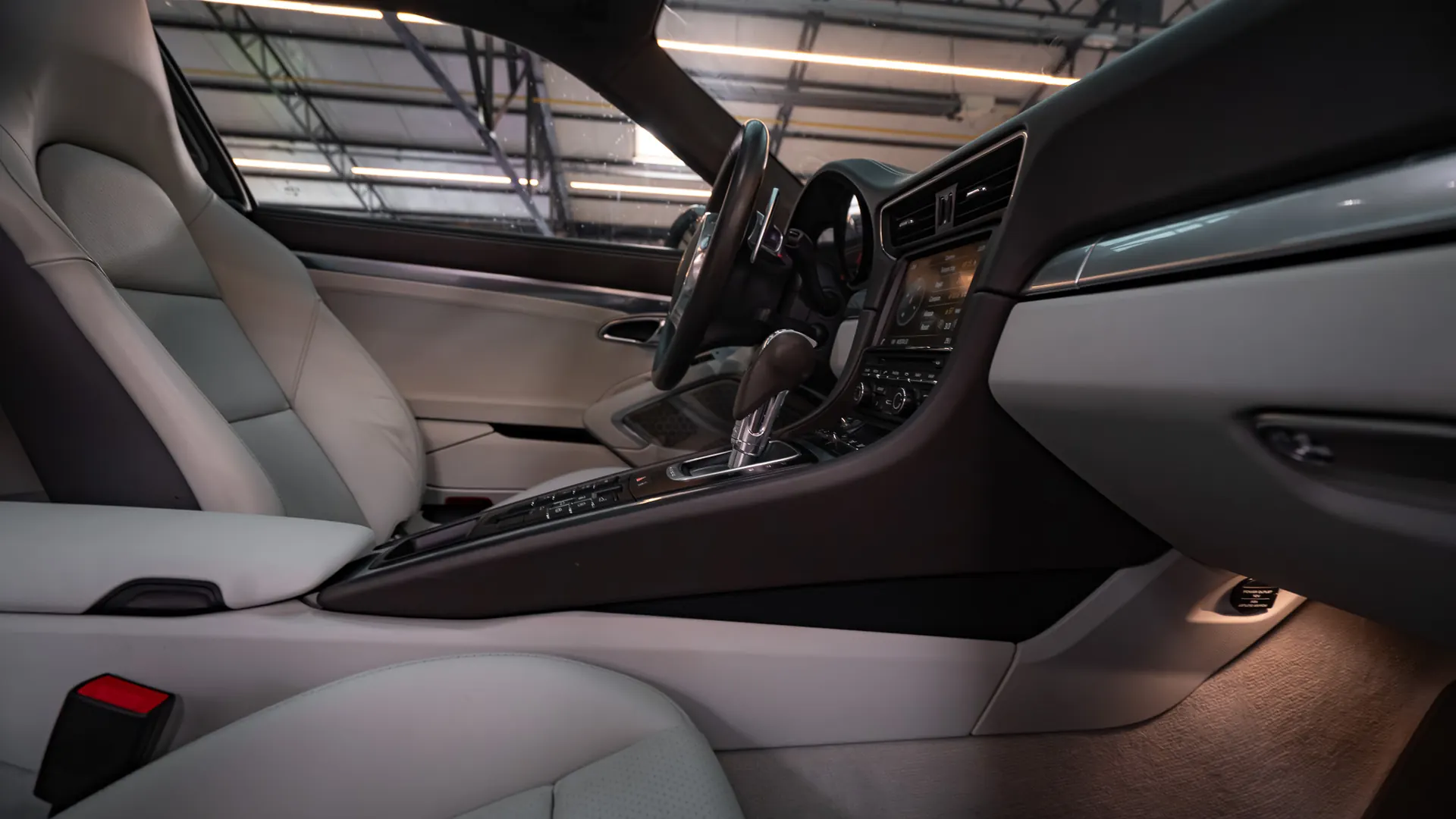 Porsche 911 — photo 23