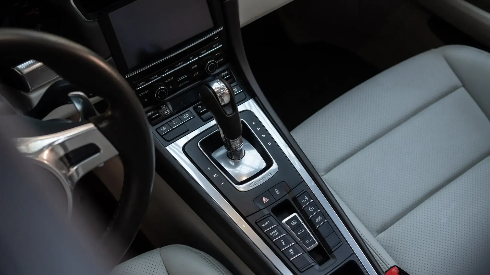 Porsche 911 — photo 23