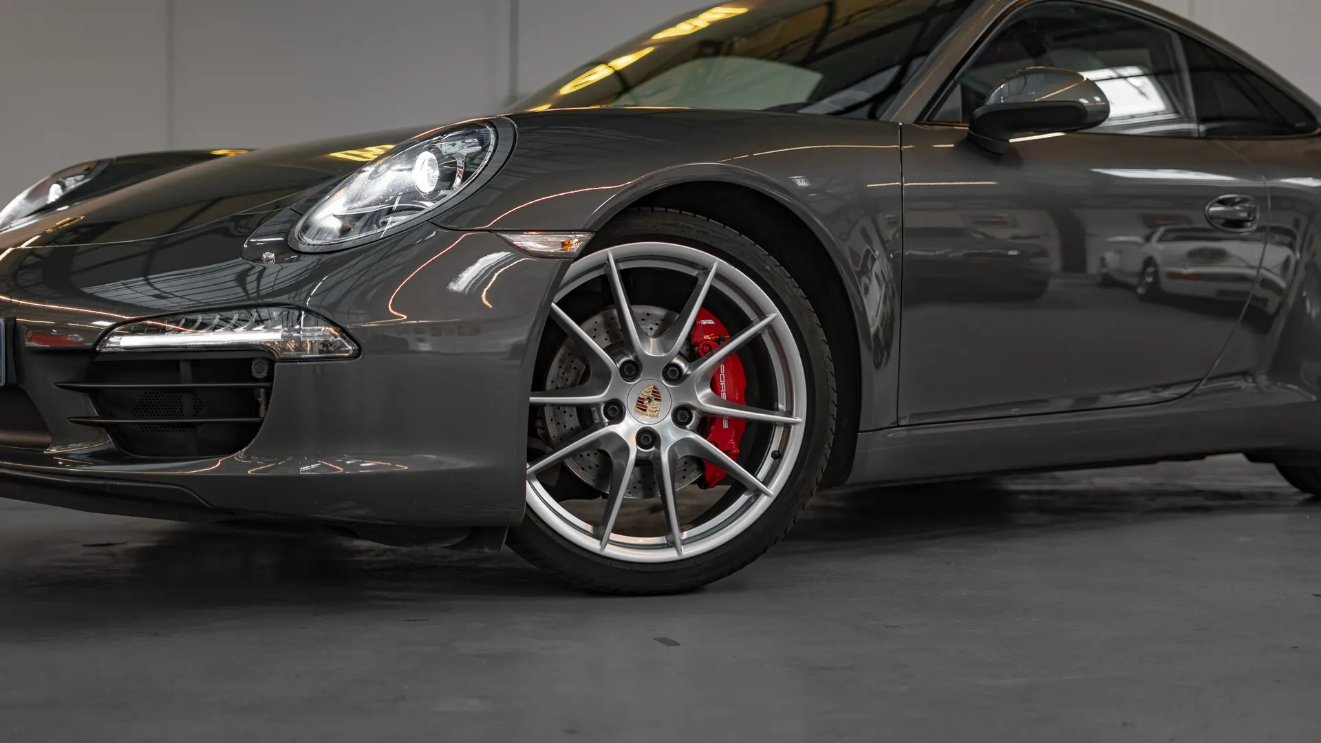 Porsche 911 — photo 28